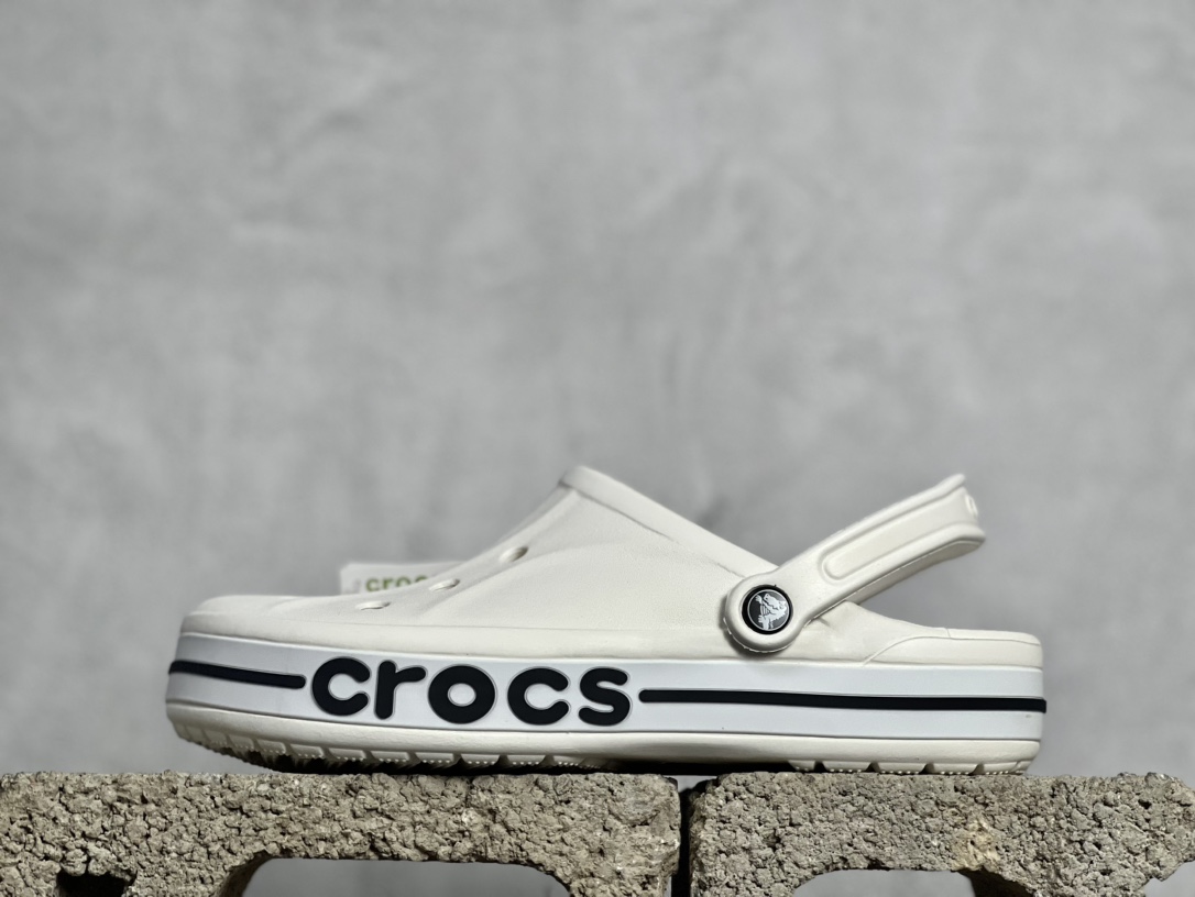 Crocs Bavaband z perforacjami 01