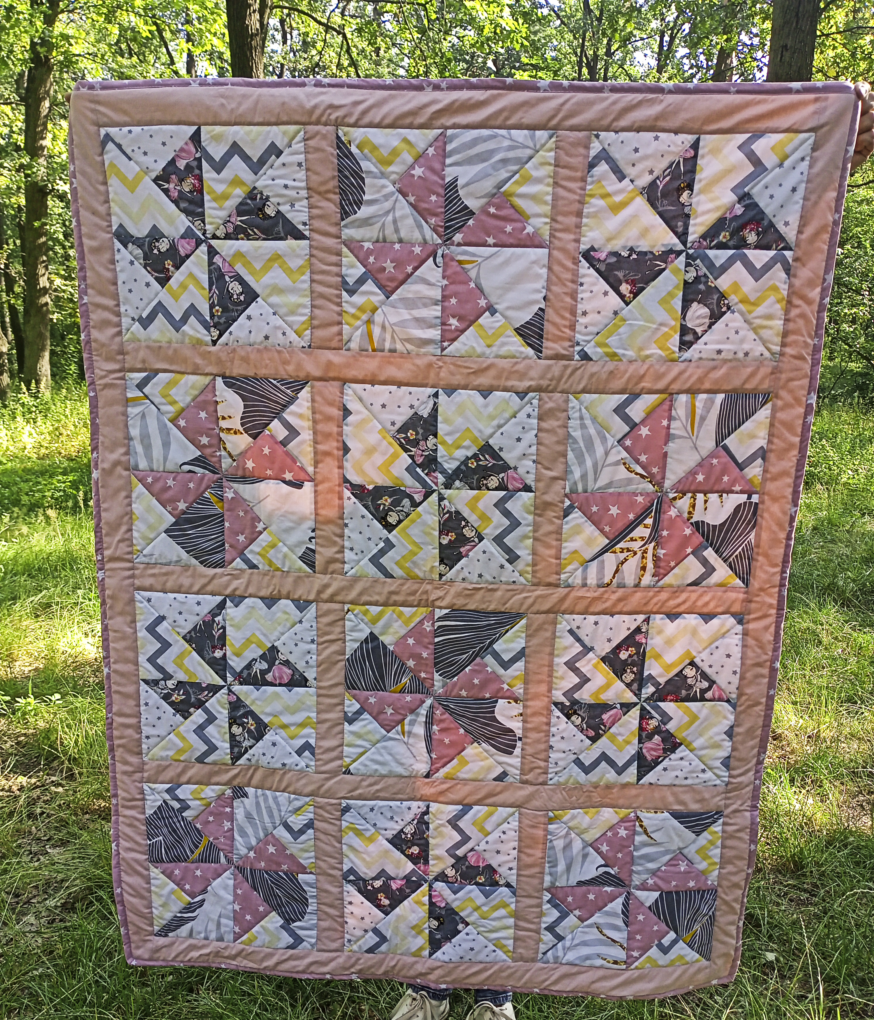 Дитяча ковдра в стилі печворк "Лилу"