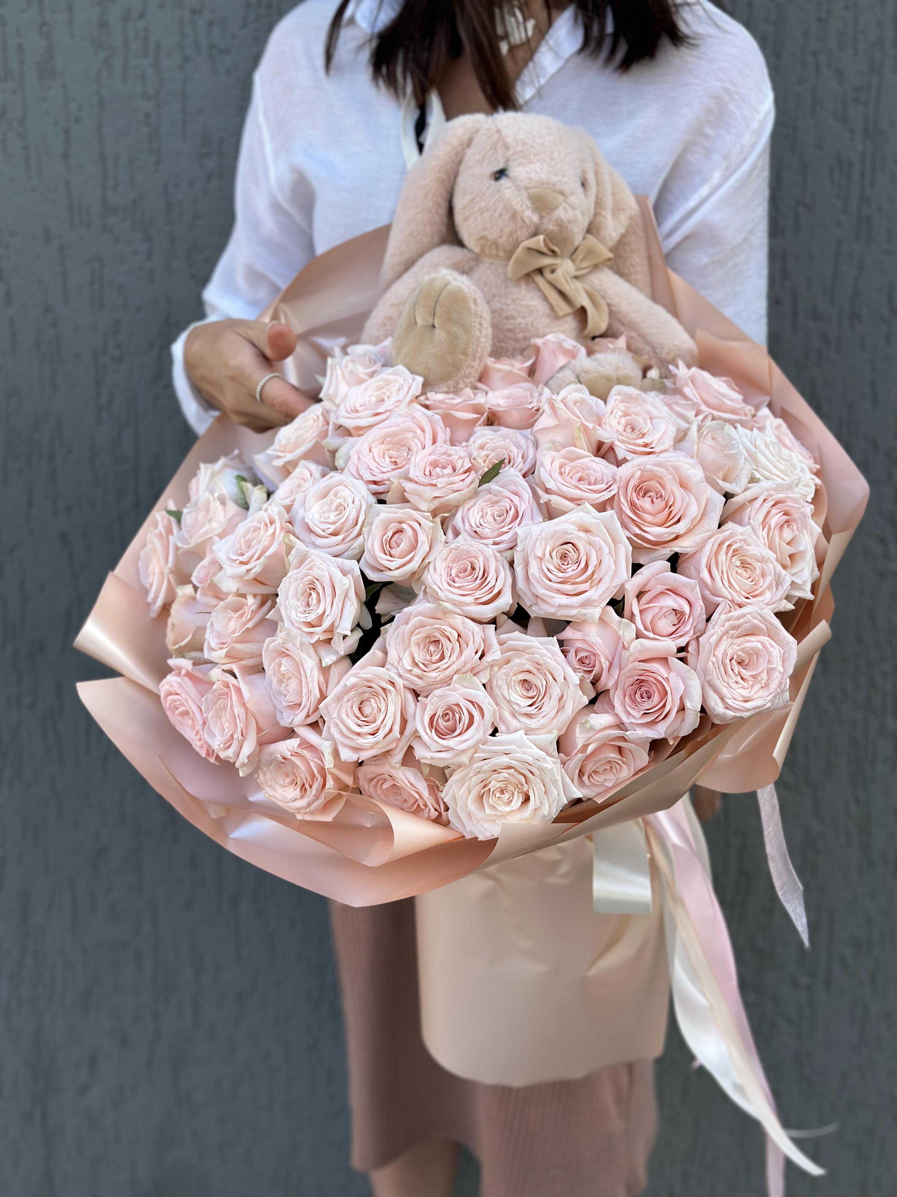 Букет кімберлі з зайчиком