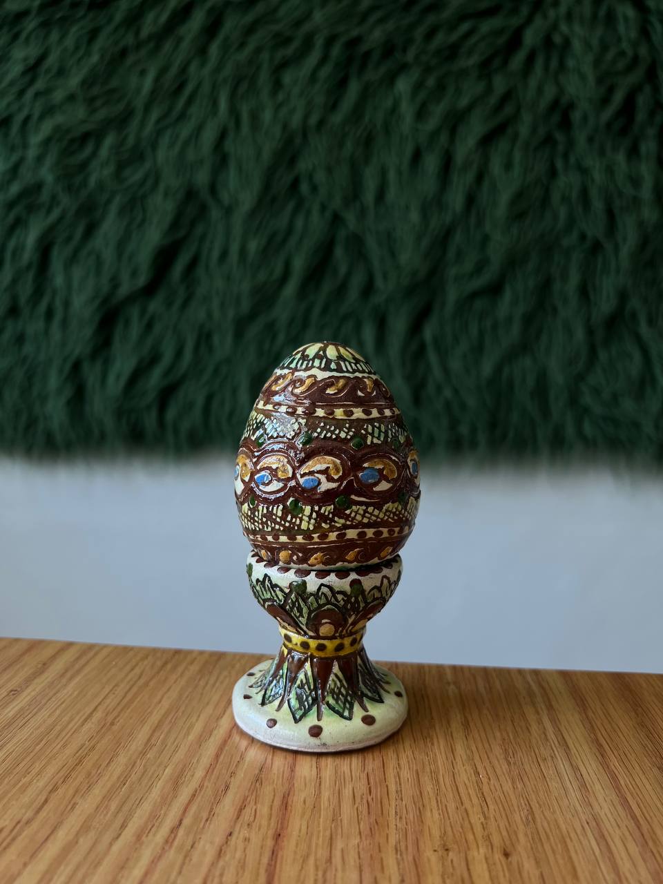Великоднє яйце на підставці "Ясенів"