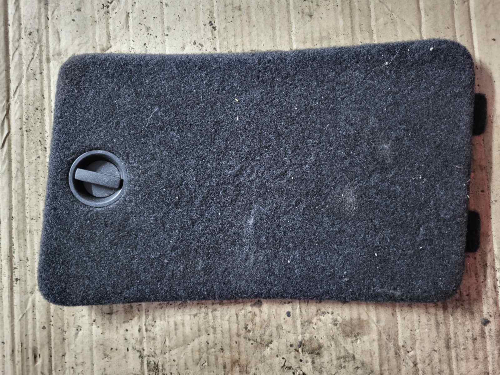 Кришка обшивки багажника Passat B6 BMP