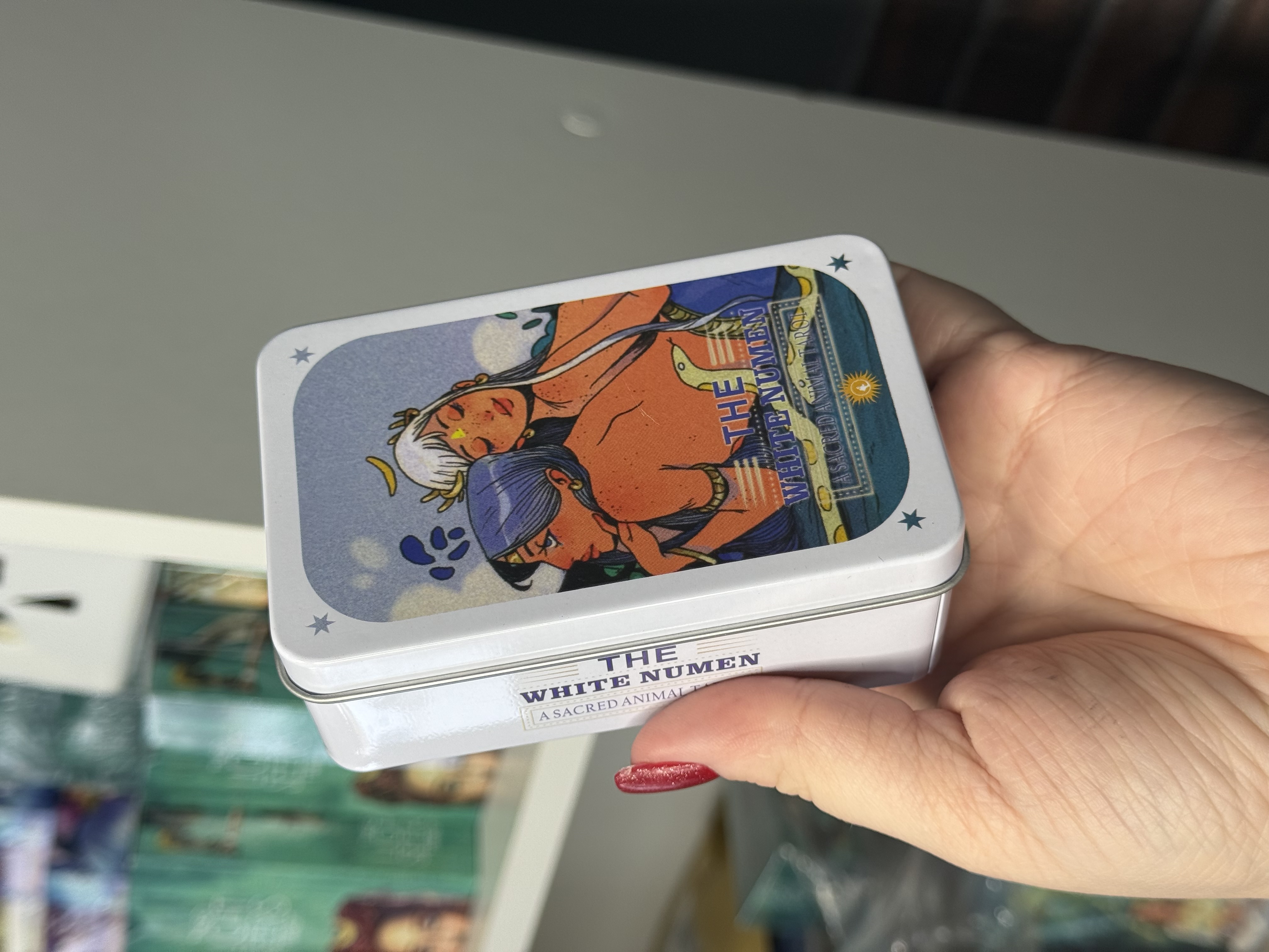 Міні-колода Таро «Білого божества» у металевій коробочці