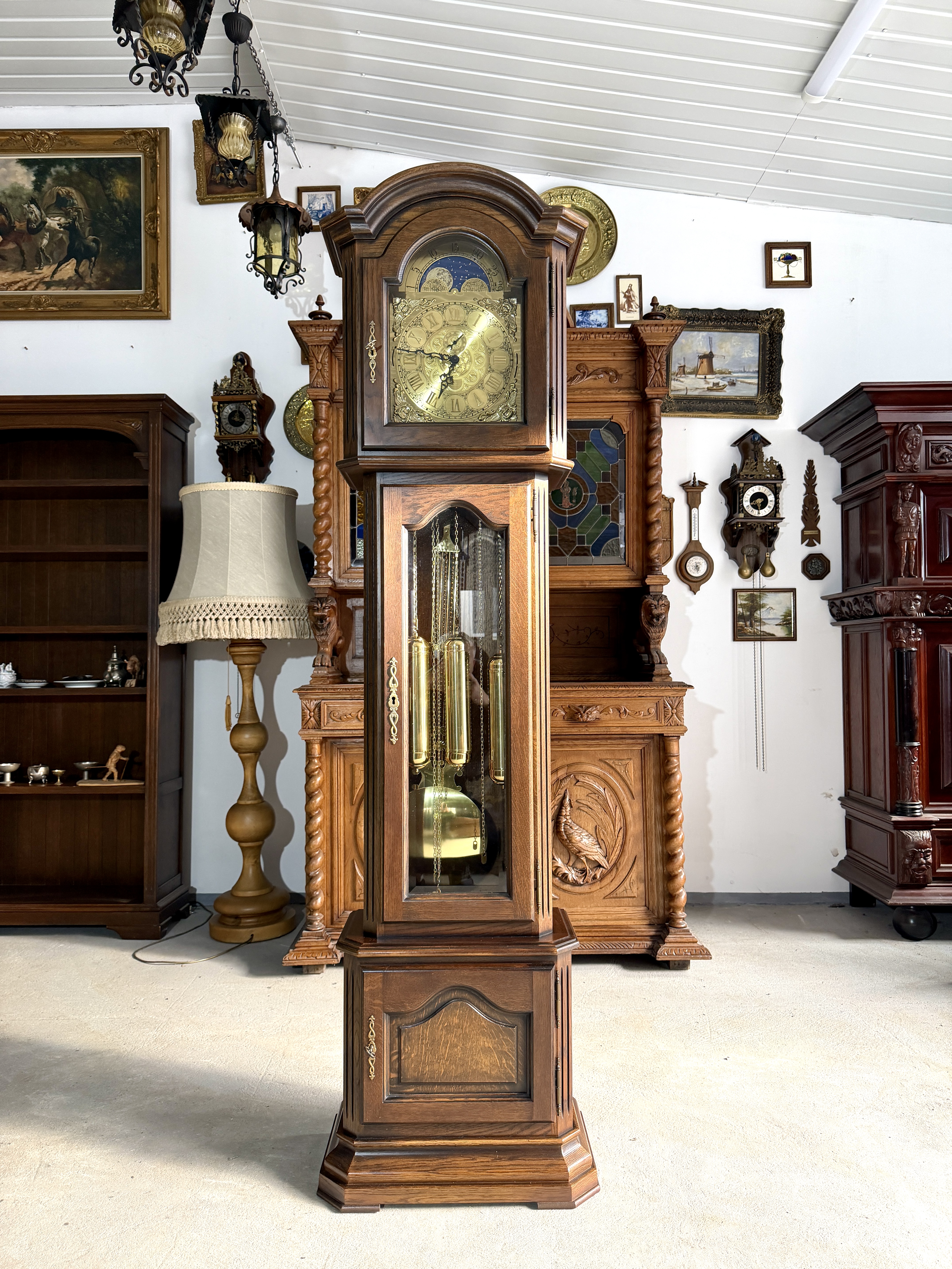 Підлоговий годинник із дуба та функцією бою