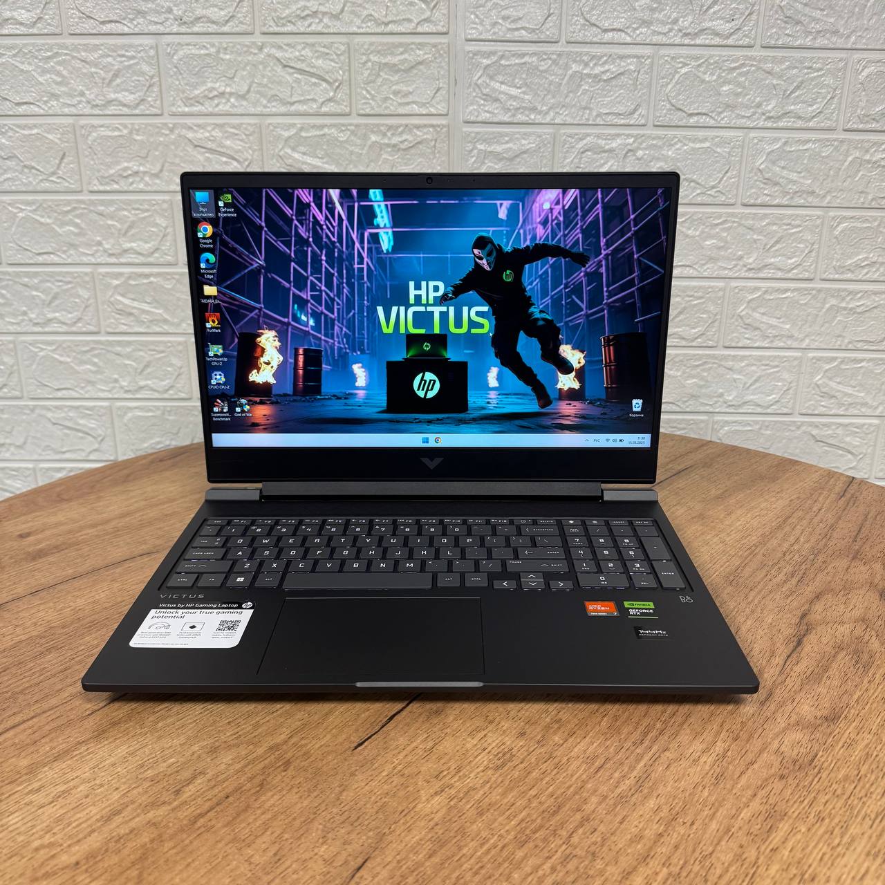 HP Victus 16-s0075nr