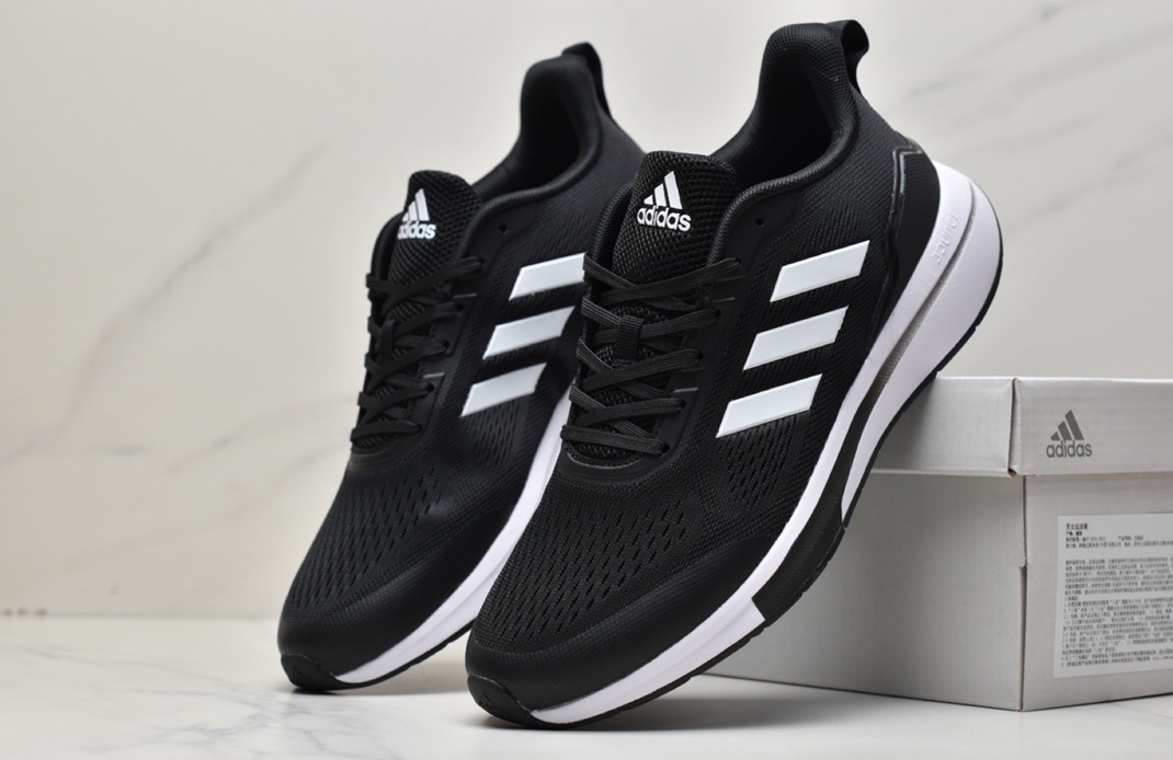 Adidas EQ22 RUN