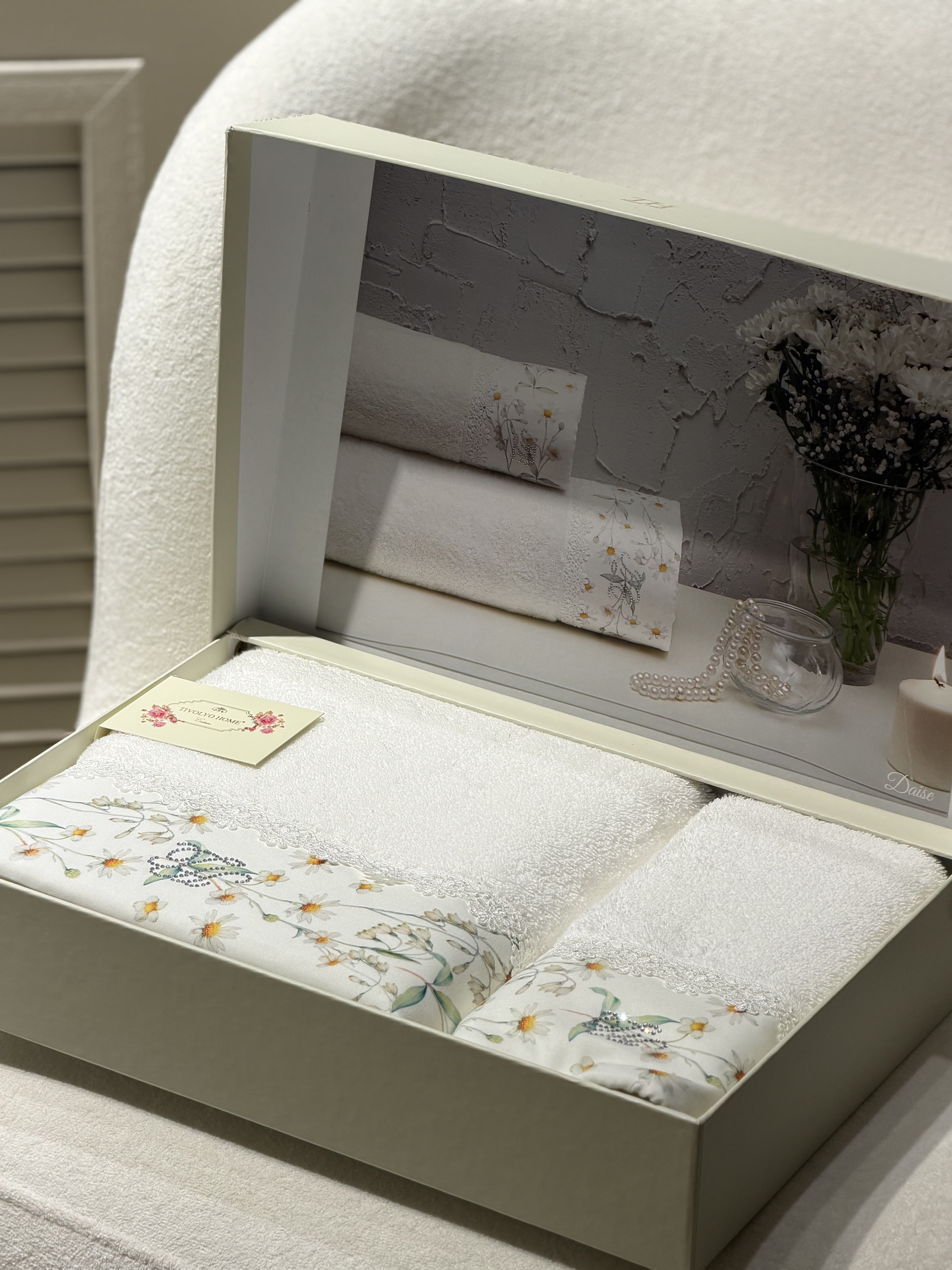 Комплект із двох рушників Daisy преміум бренду Tivolyo Home