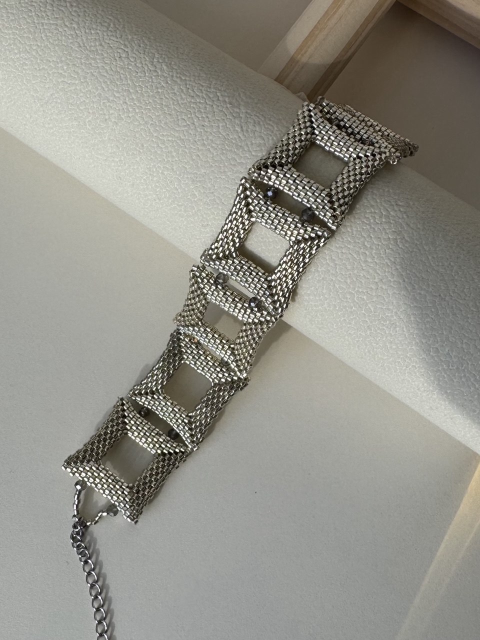 Браслет  з бісеру срібний геометричний silver structure