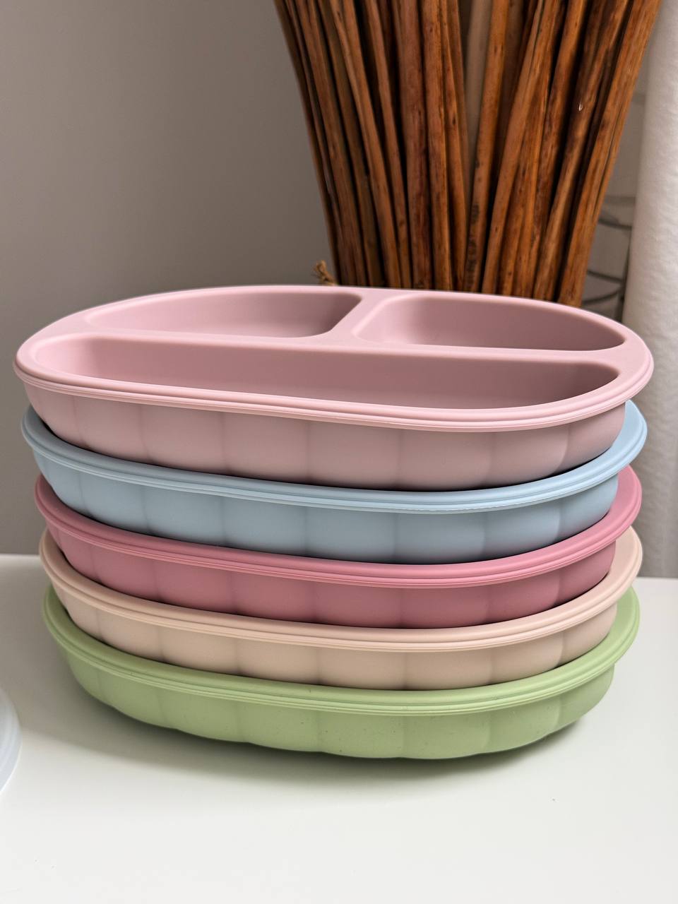 Секційна тарілка з кришкою 