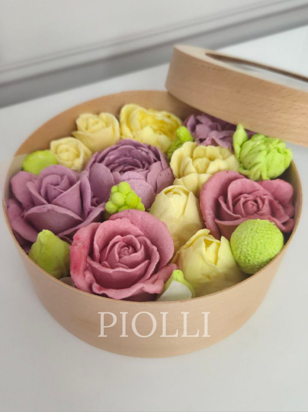 Коробка зефірних квітів D 16 см