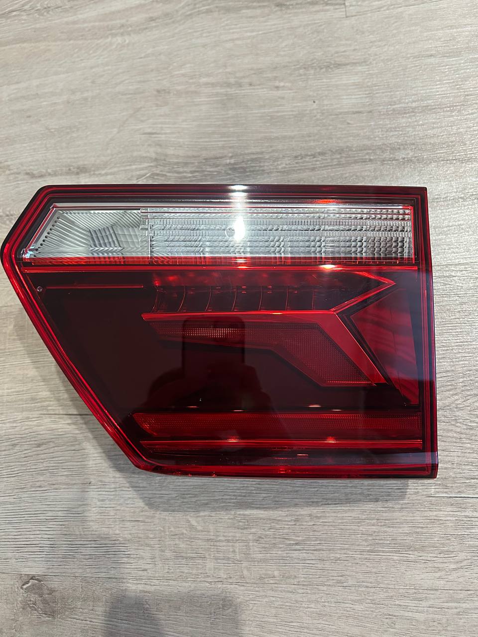 VOLKSWAGEN ATLAS Права сторона в ляду Б/у оригінал 2021 - 2024 роки