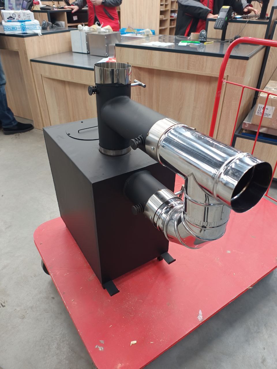 Zestaw (piec typu „koza”, bojler, rury, komin do wędzarni i pieca)