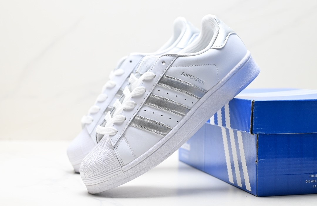 Adidas Originals Superstar Pride RM AQ3091