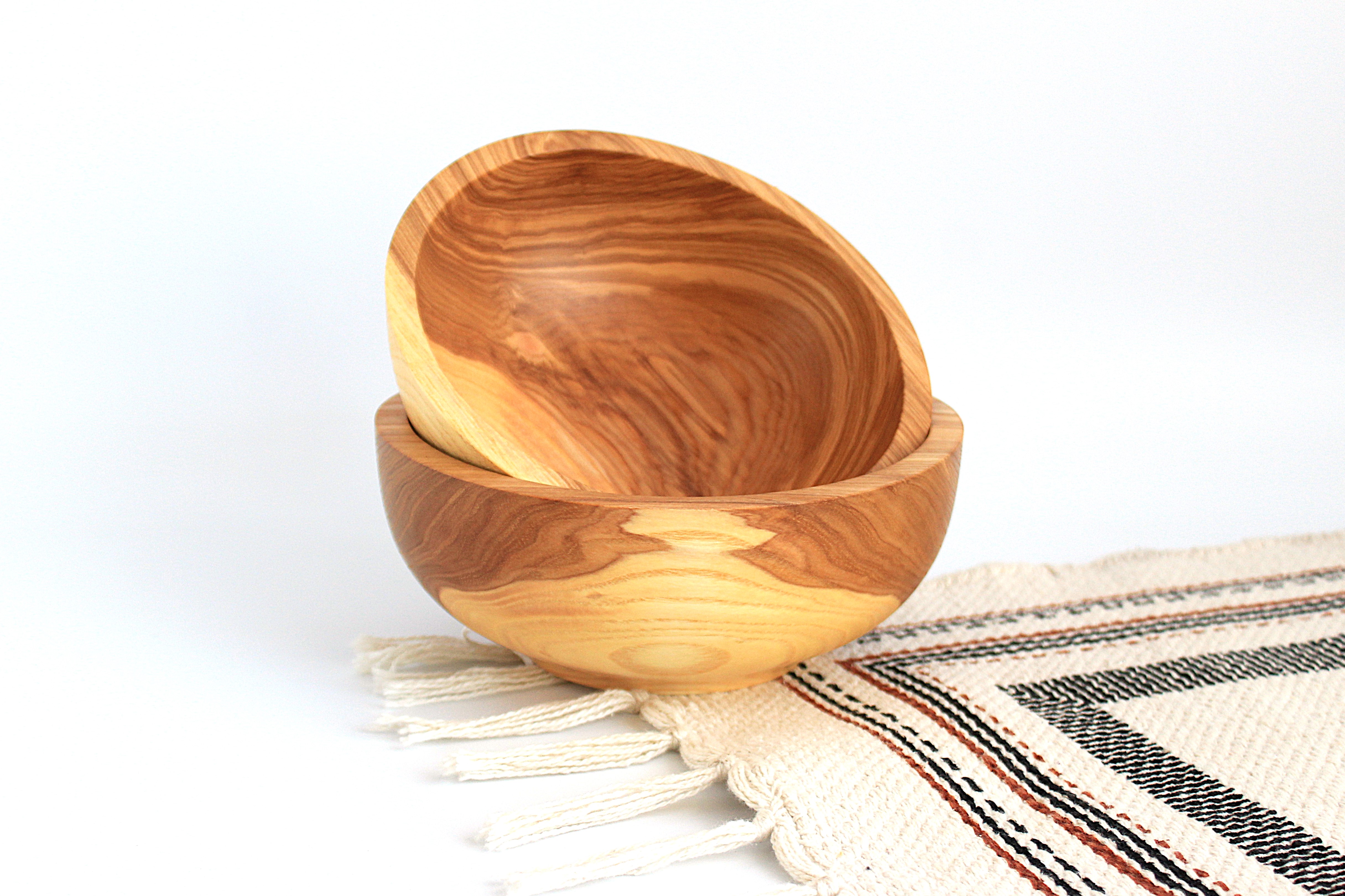 Супниця з ясена ручної роботи