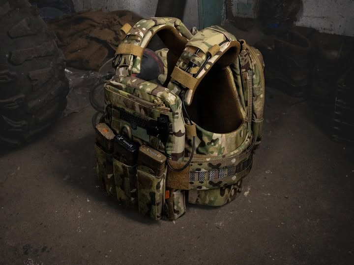 Балістичний модульний елемент підвищення захисту "ALPHA" для корсетних бронежилетів "AVS" від українського бренду "PROTEC UA".