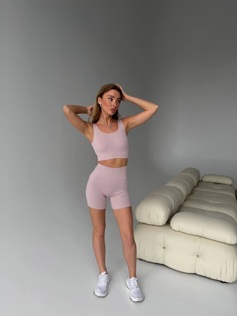 Комплект топ на широких брителях та вело Укорочені із Пуш ап в кольорі пудра