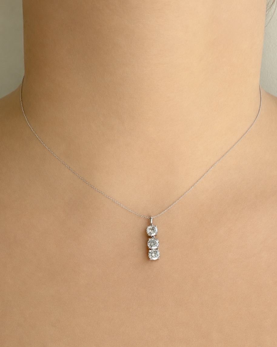 14K Valkokultainen Timanttiriipus 2,00 ct & 14K Valkokultaketju