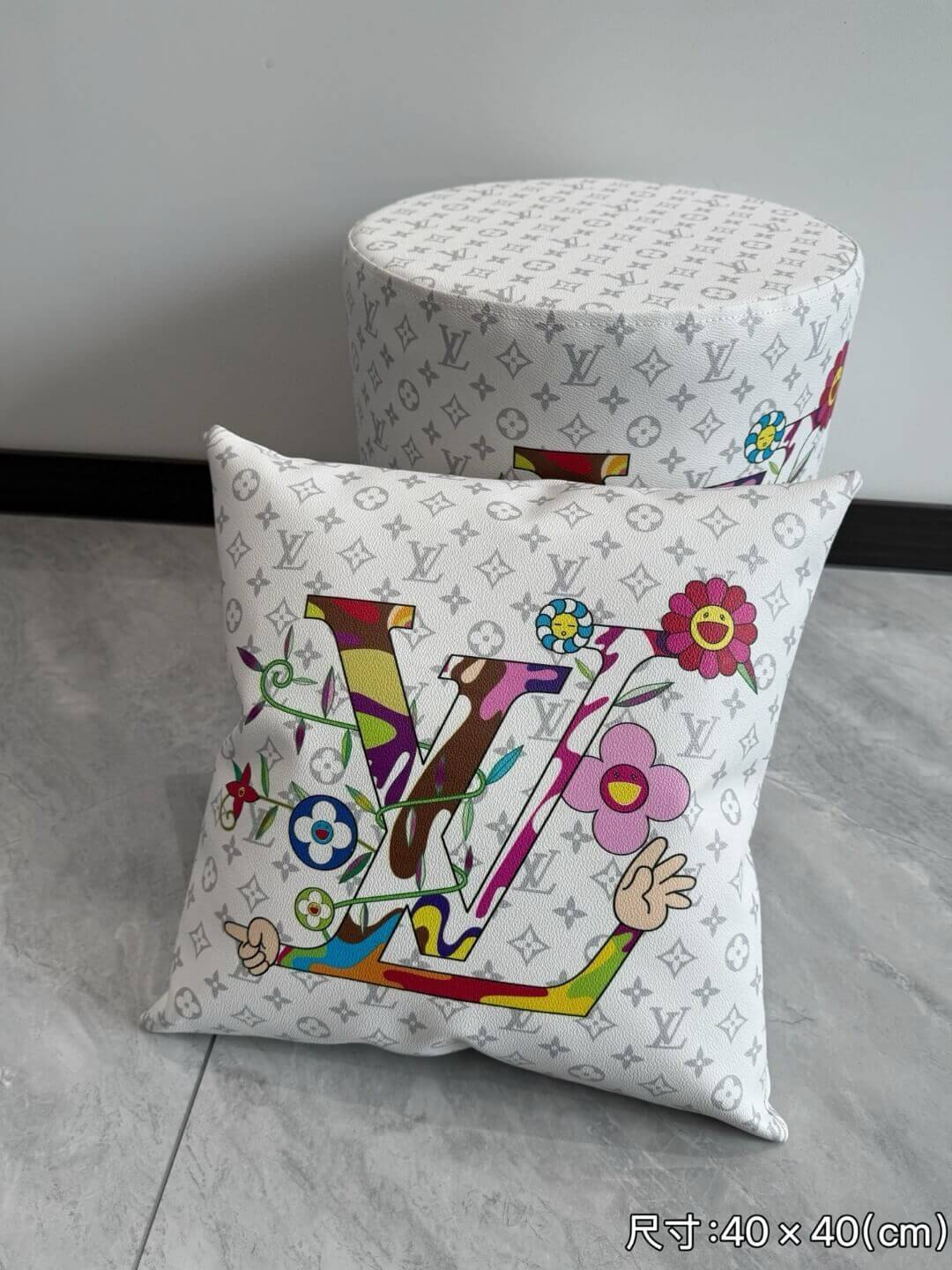 Louis Vuitton подушка