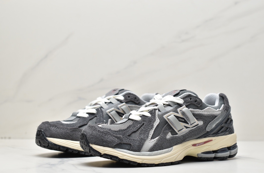 New Balance M1906DA