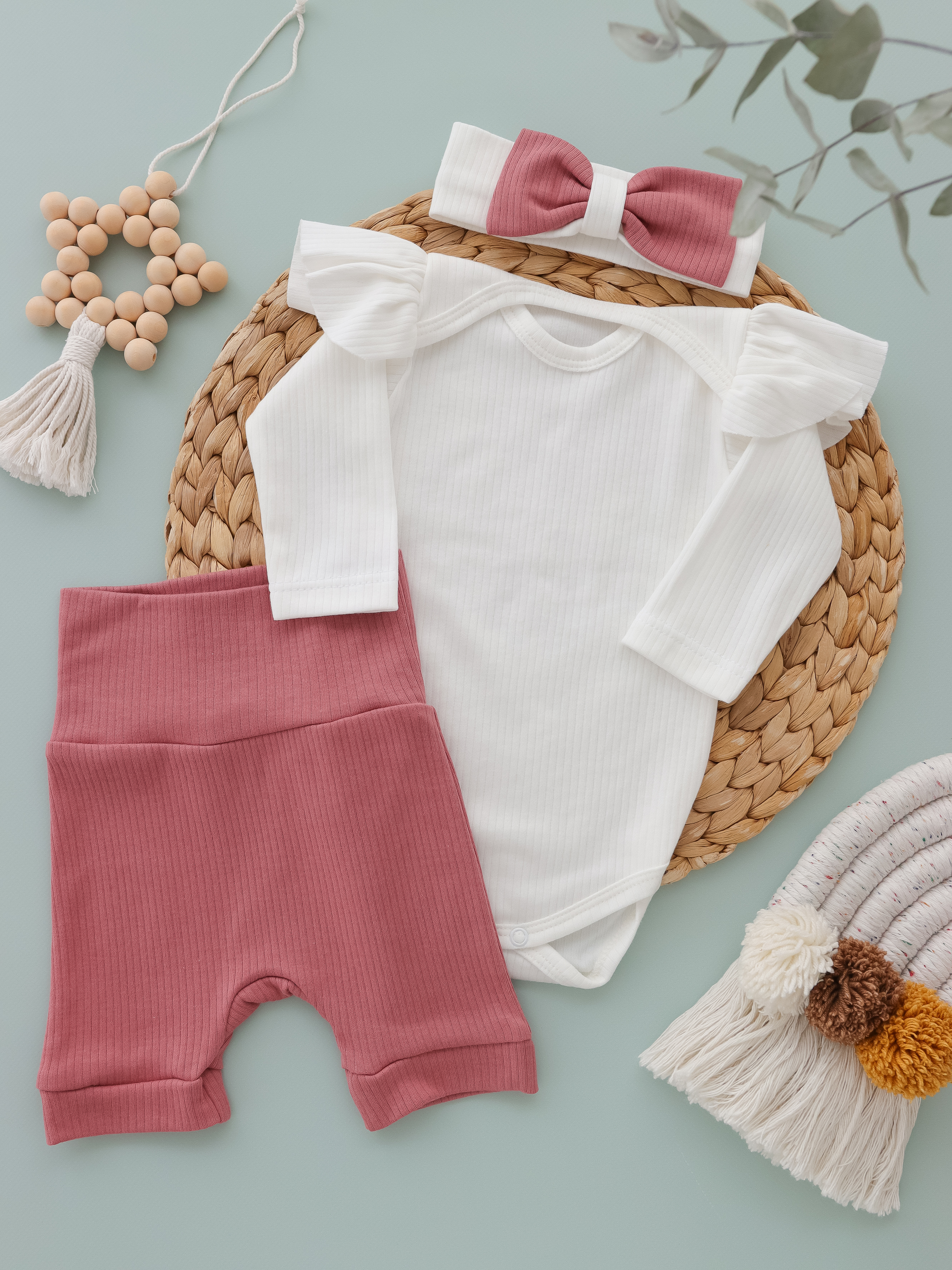 Дитячій комплект для новонародженої дівчинки боді з рюшами шорти трусики і пов’язка