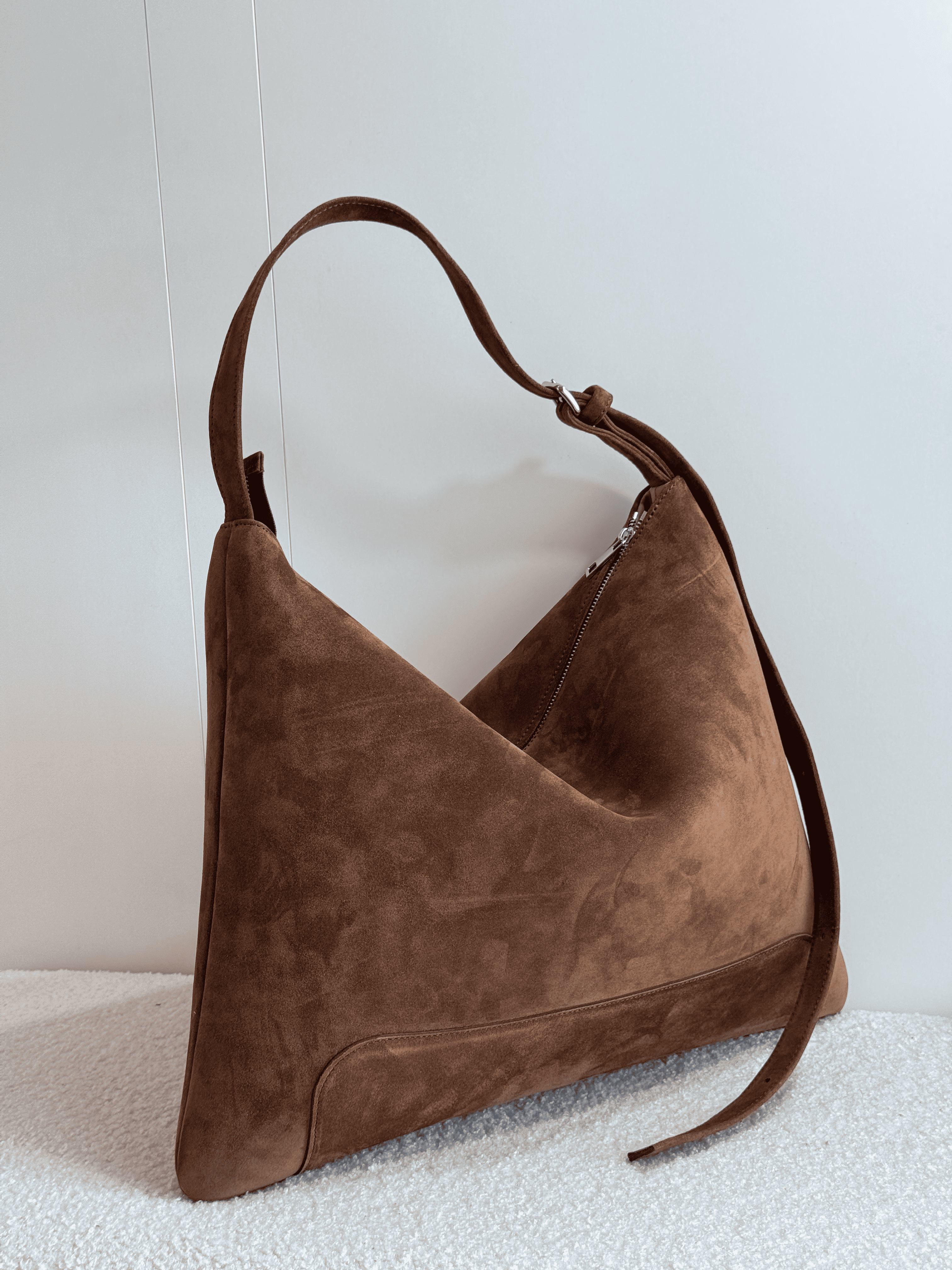 Flow Bag — м’яка сумка з натуральної замші | EVOL