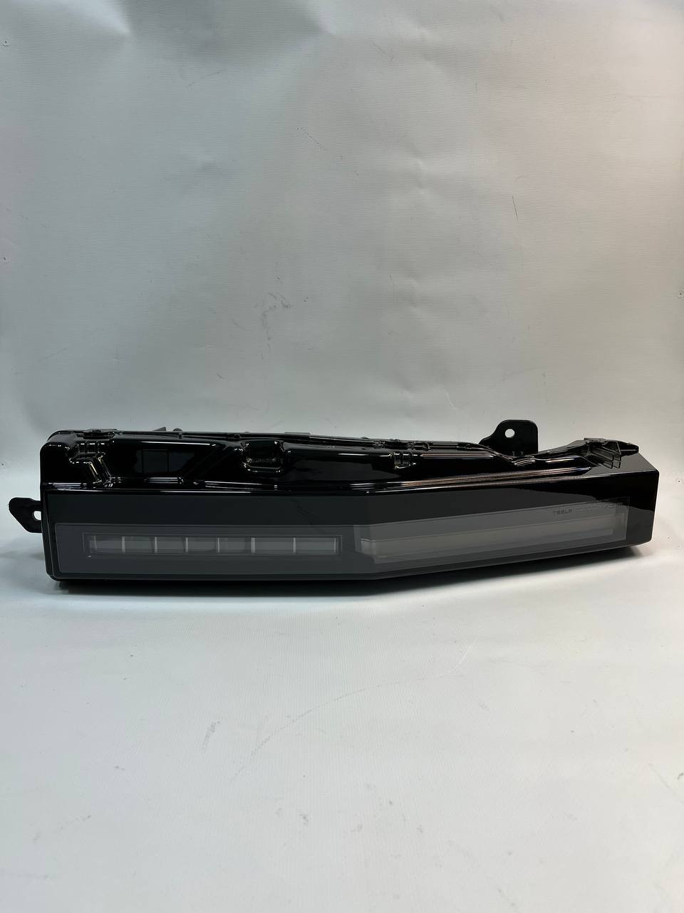 Фара Tesla передня ліва на Cybertruck