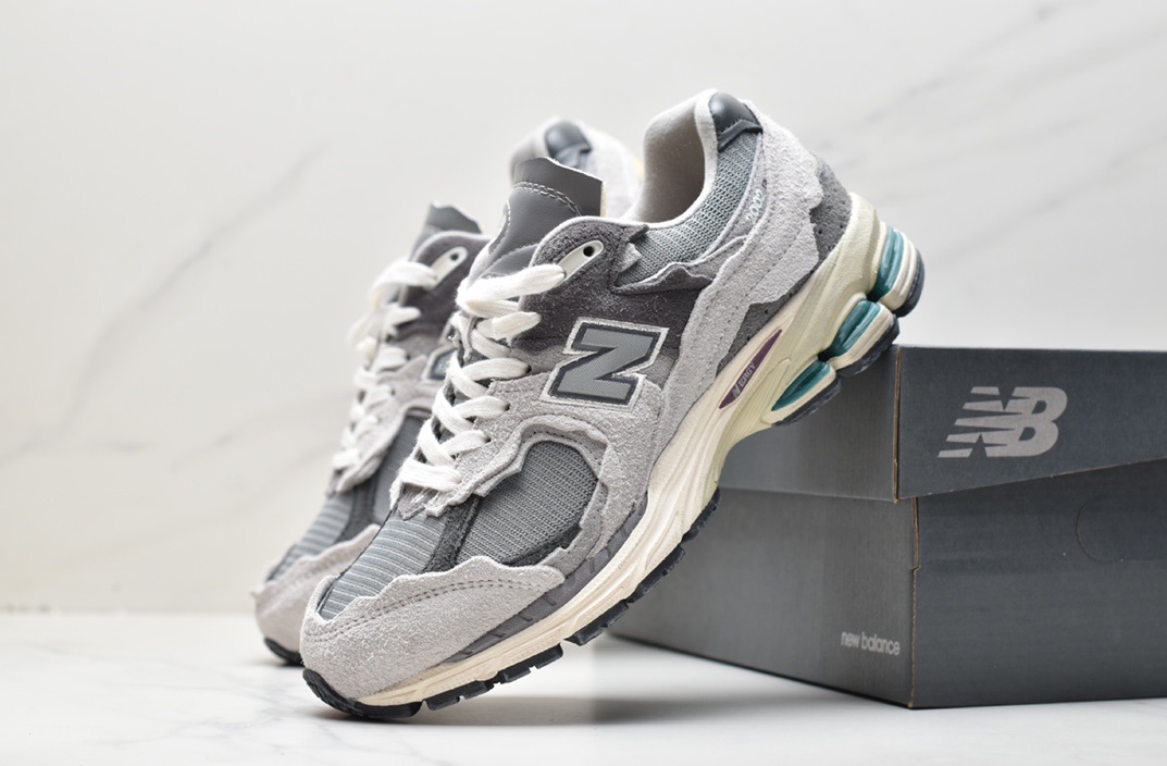 Carbon Gray New Balance Classic Color M2002RHO