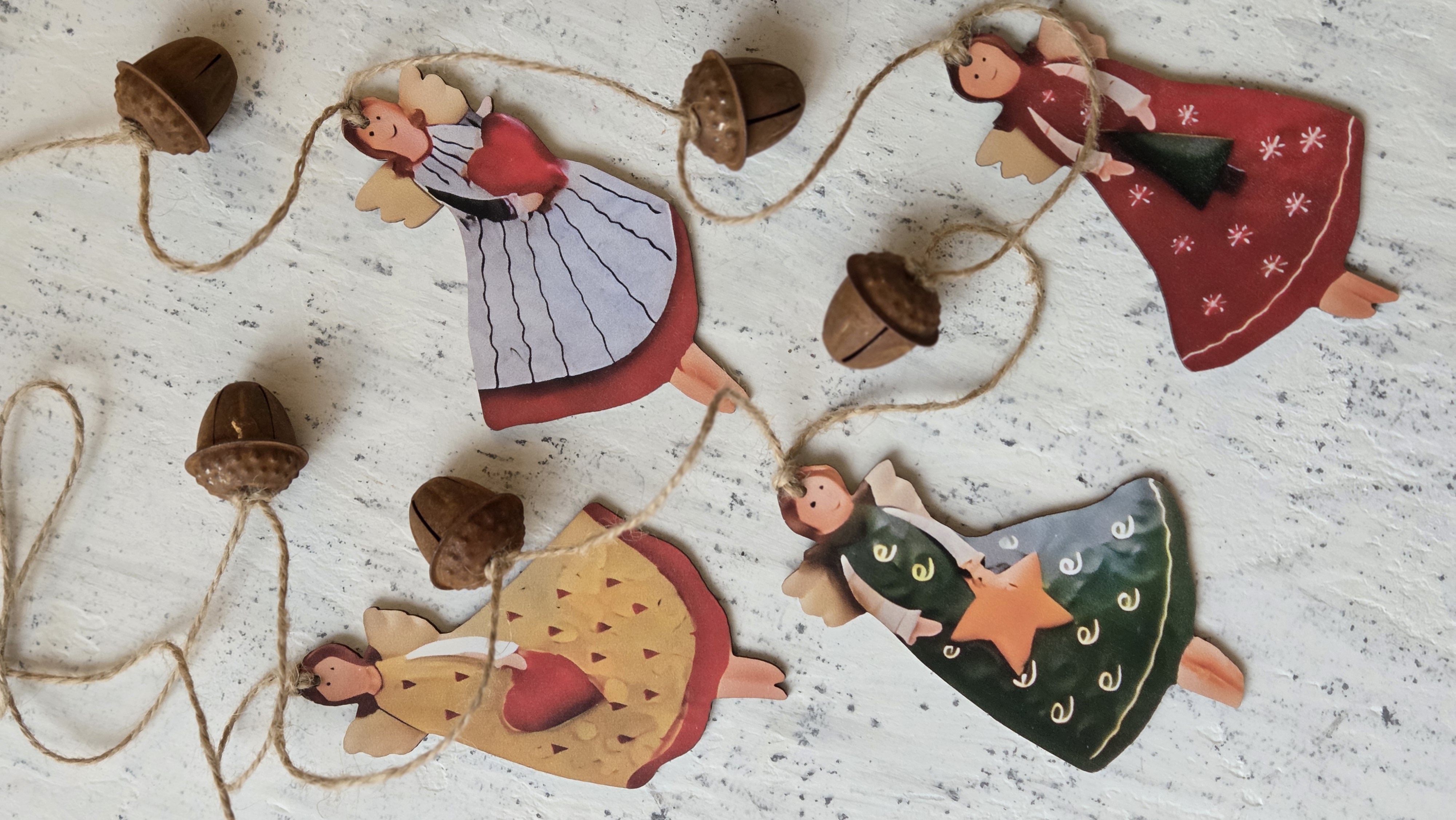 Гірлянда в ретро-стилі