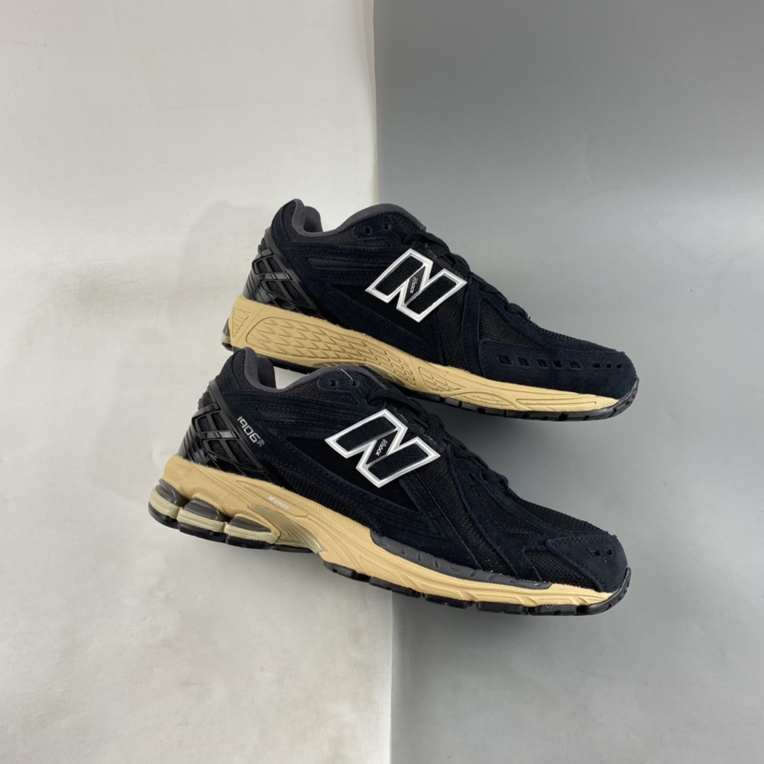 New Balance shoes M1906RK