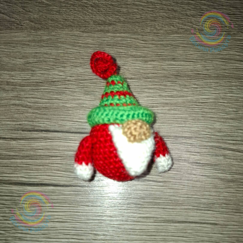 В’язана іграшка “Гном”