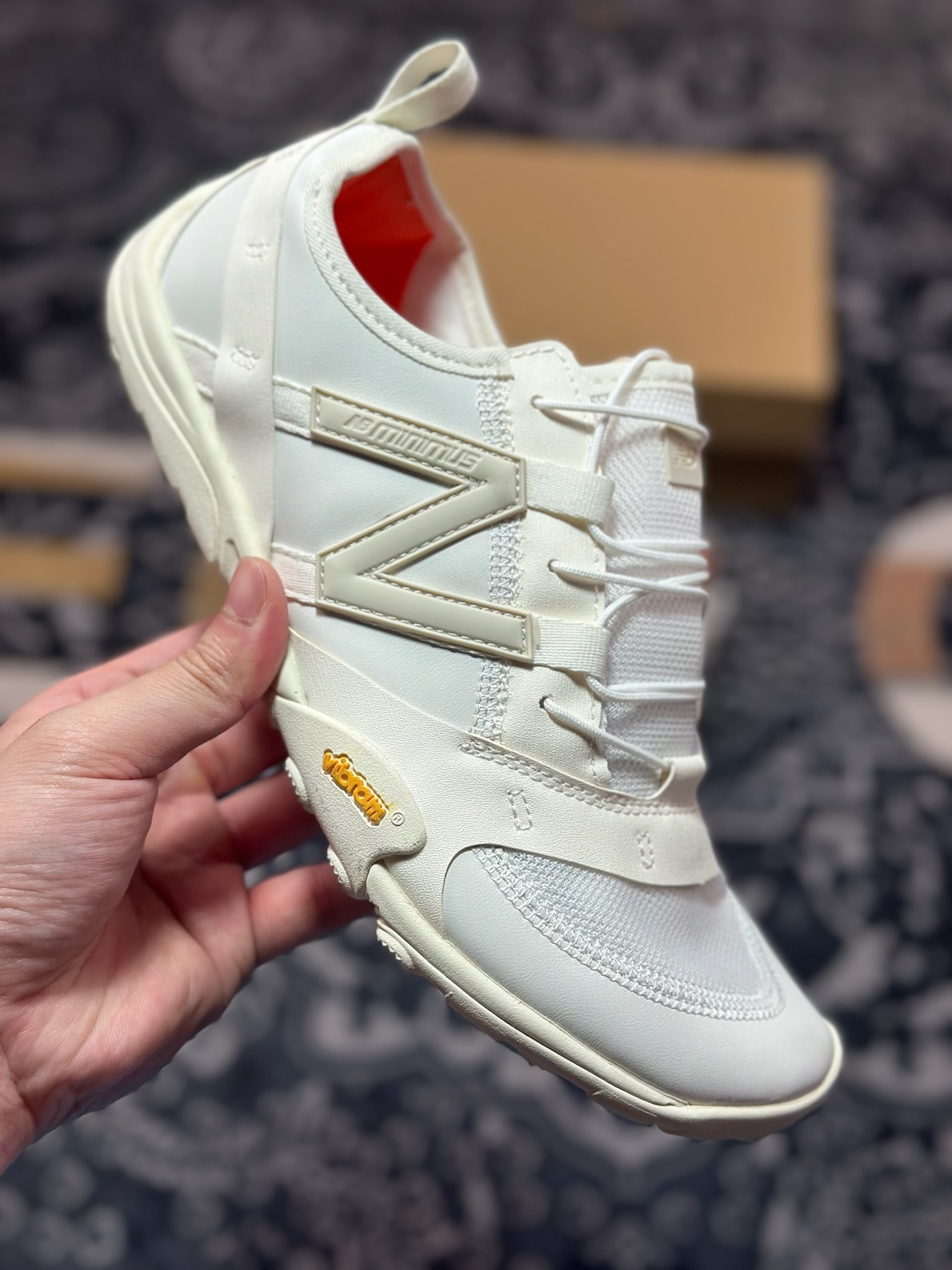 ISSEY MIYAKE  x New Balance  M10OIM
