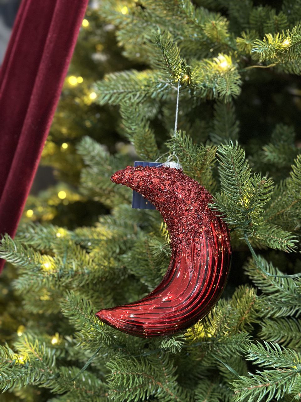 Ялинкова скляна прикраса Місяць з бісером 12*16 см, колір - червоний