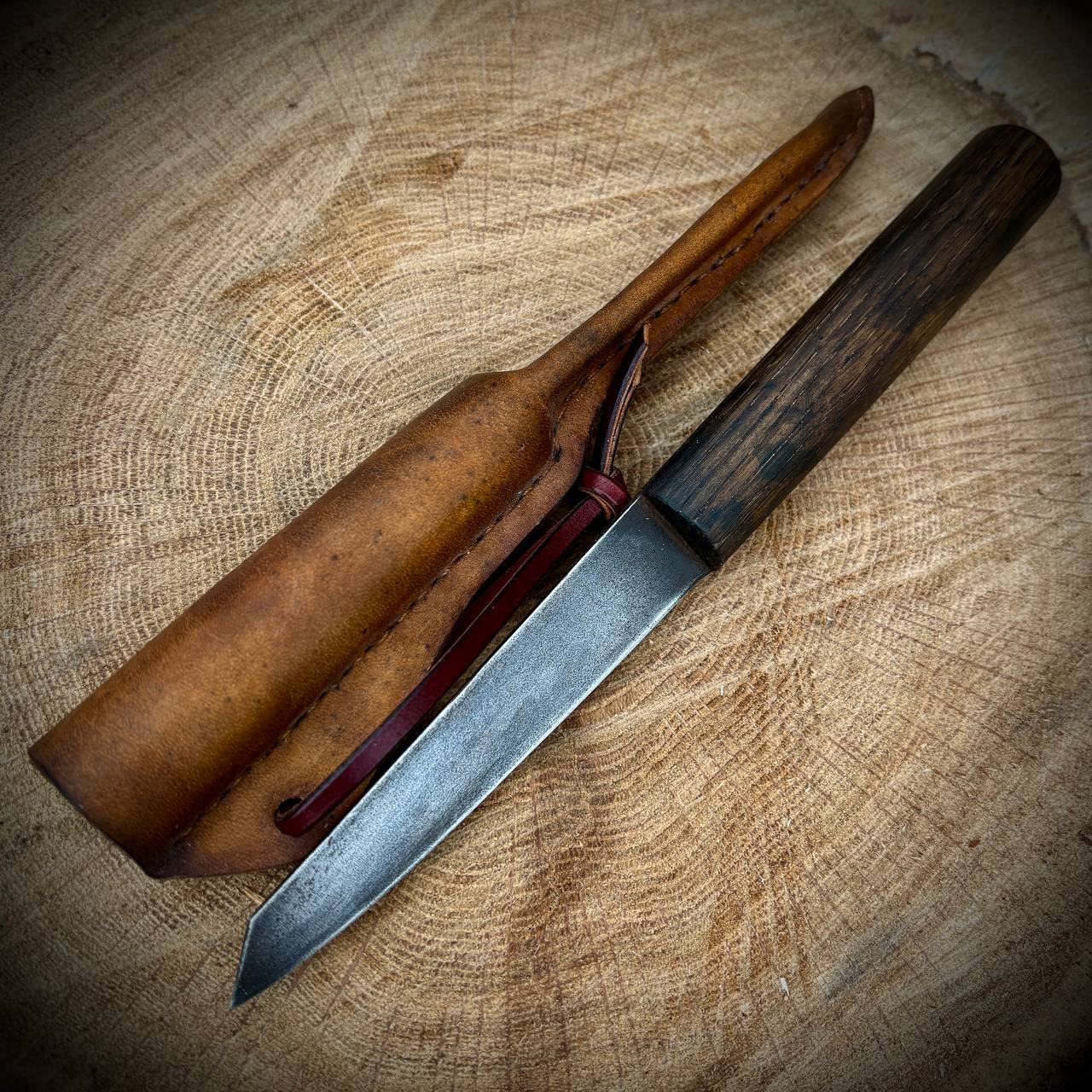 Ніж-репліка ручної роботи артефакту знайденого на Басівкутському городищі руків'я морений дуб боковий шов