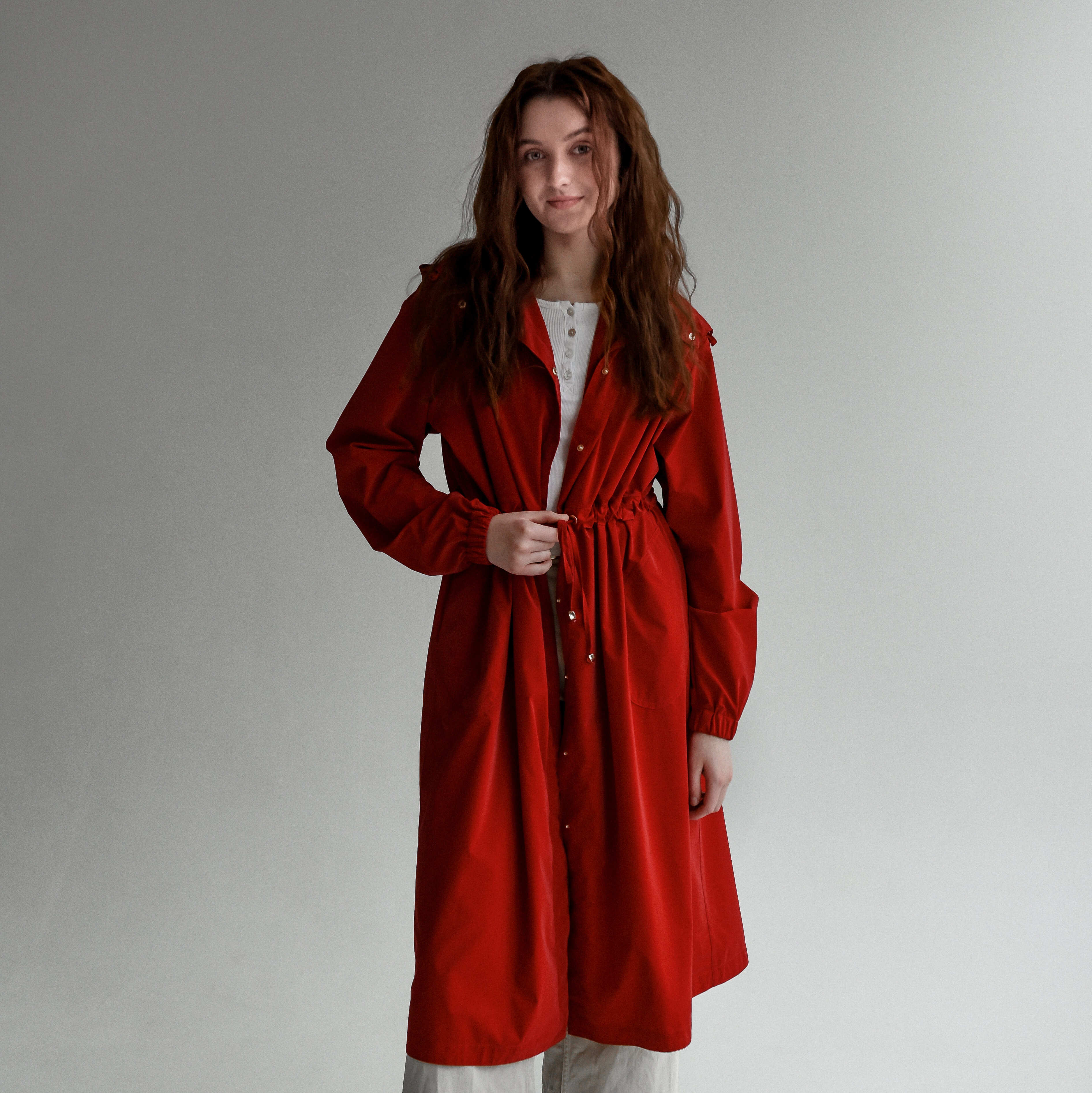 Червоний матовий дизайнерський дощовик-тренч / Red Velvet Designer Raincoat