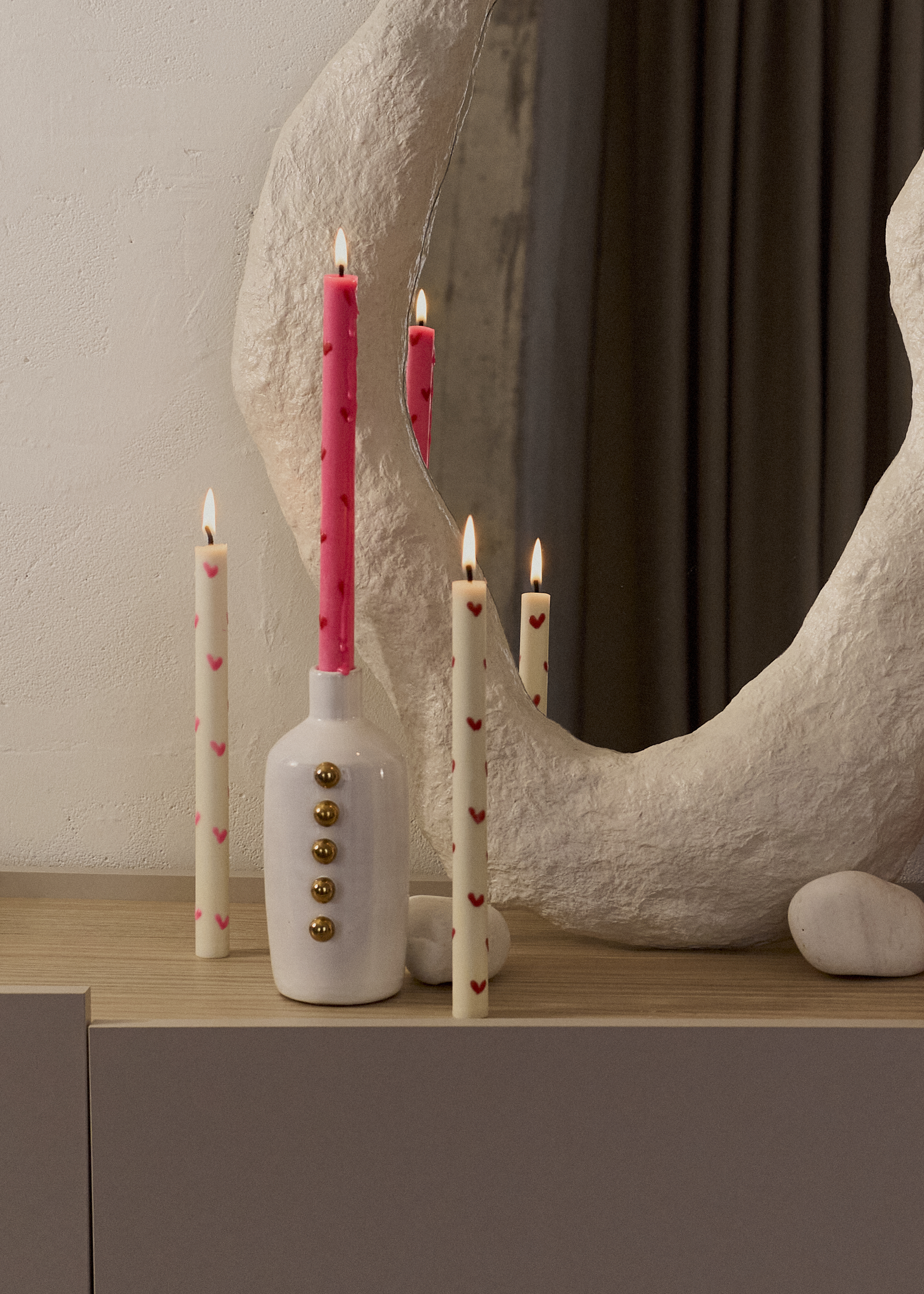 Підсвічник — білий із золотими кульками