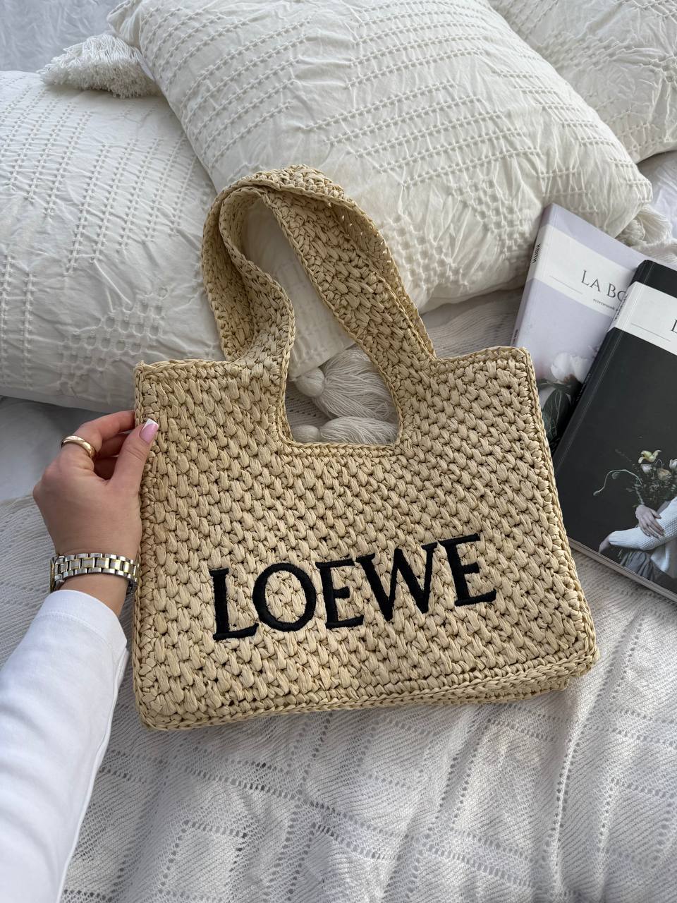 Loewe font tote
