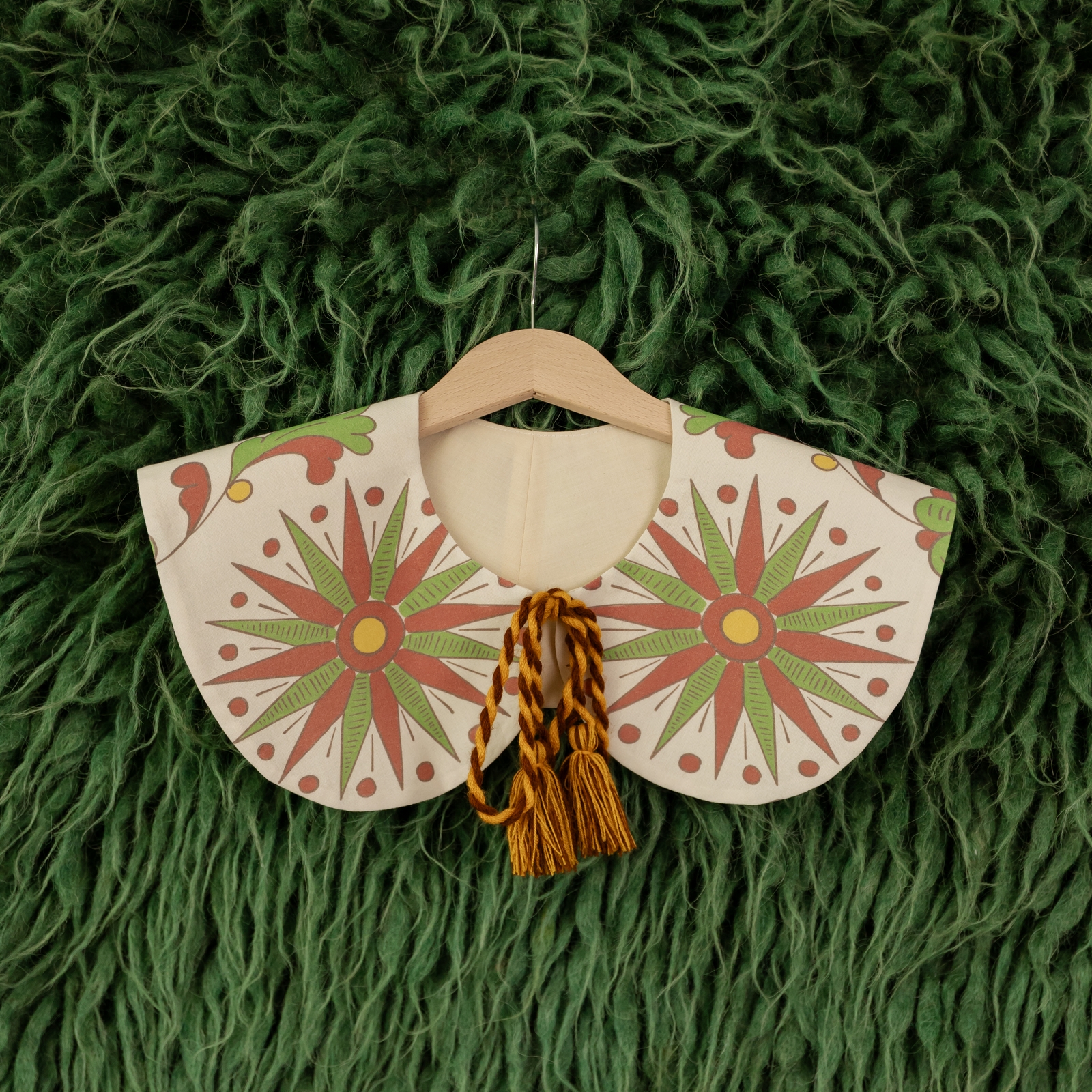 Комірець "Заграва"