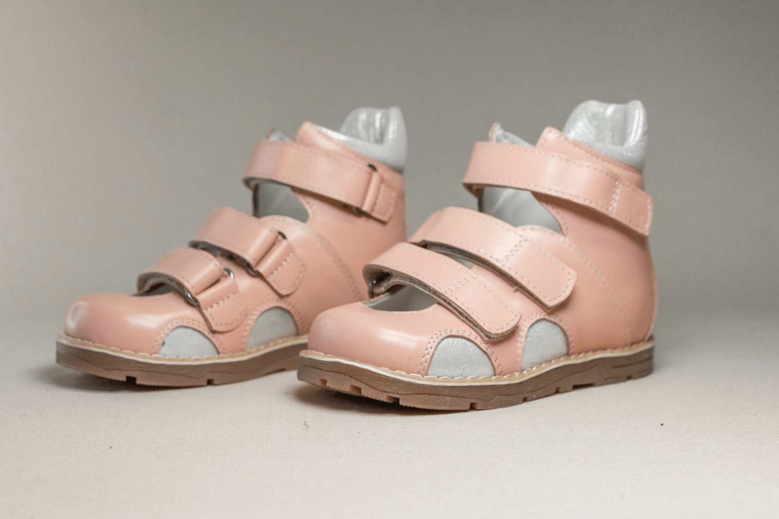 Дитячі високі босоніжки 04/2