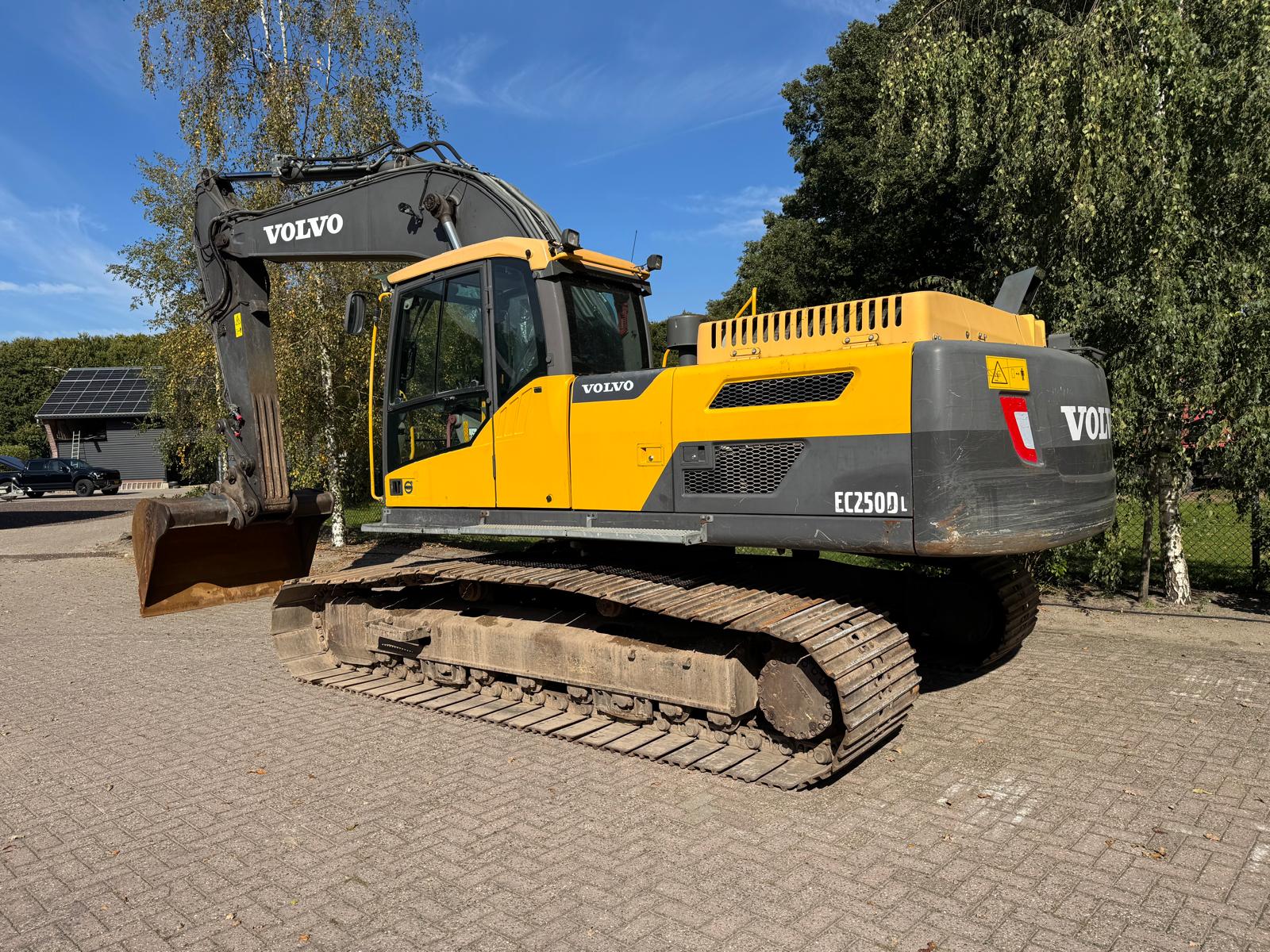 Екскаватор гусеничний |  VOLVO EC250DL | 2013 рік | 10 300 мотогодин |