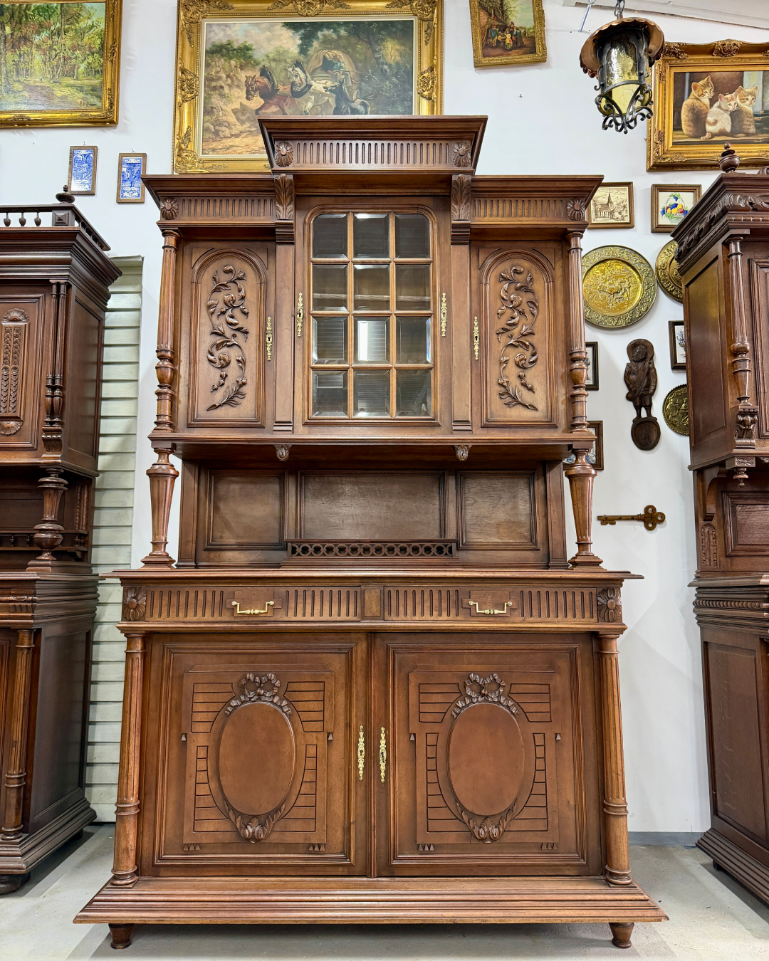 Антикварний французький буфет XIX століття