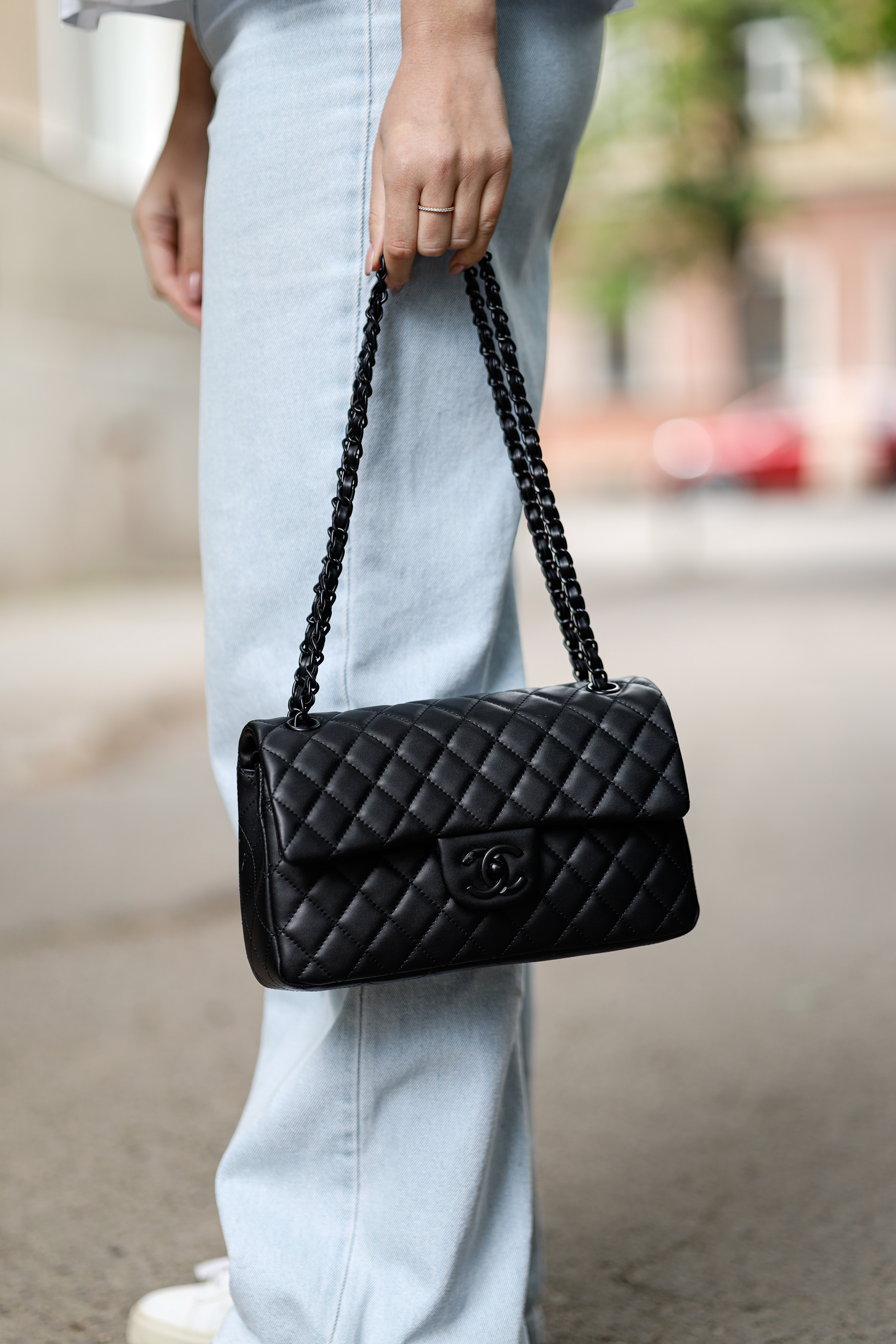 Chanel Classic 2.55 Medium Double Flap in Black
