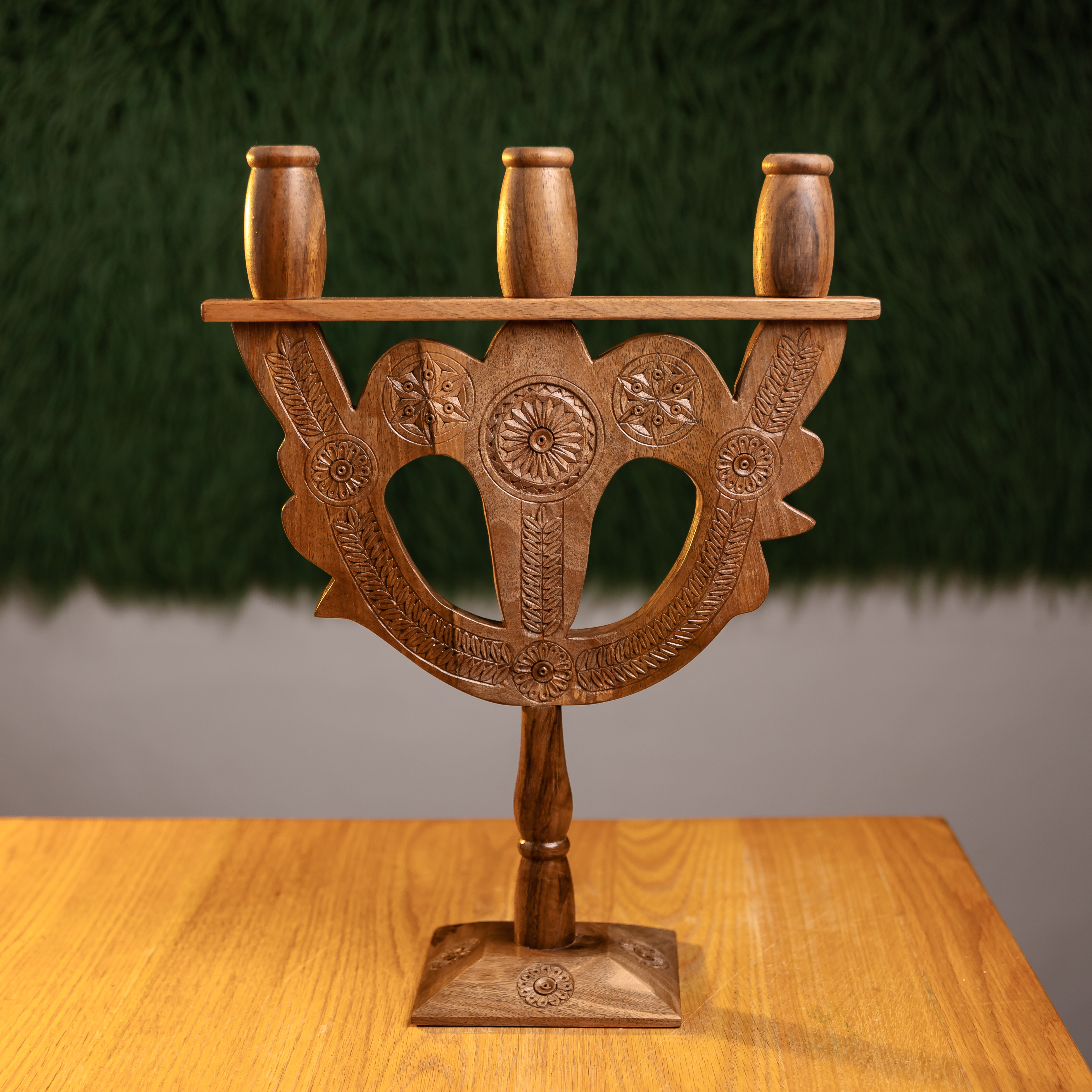 Різьблена трійця 