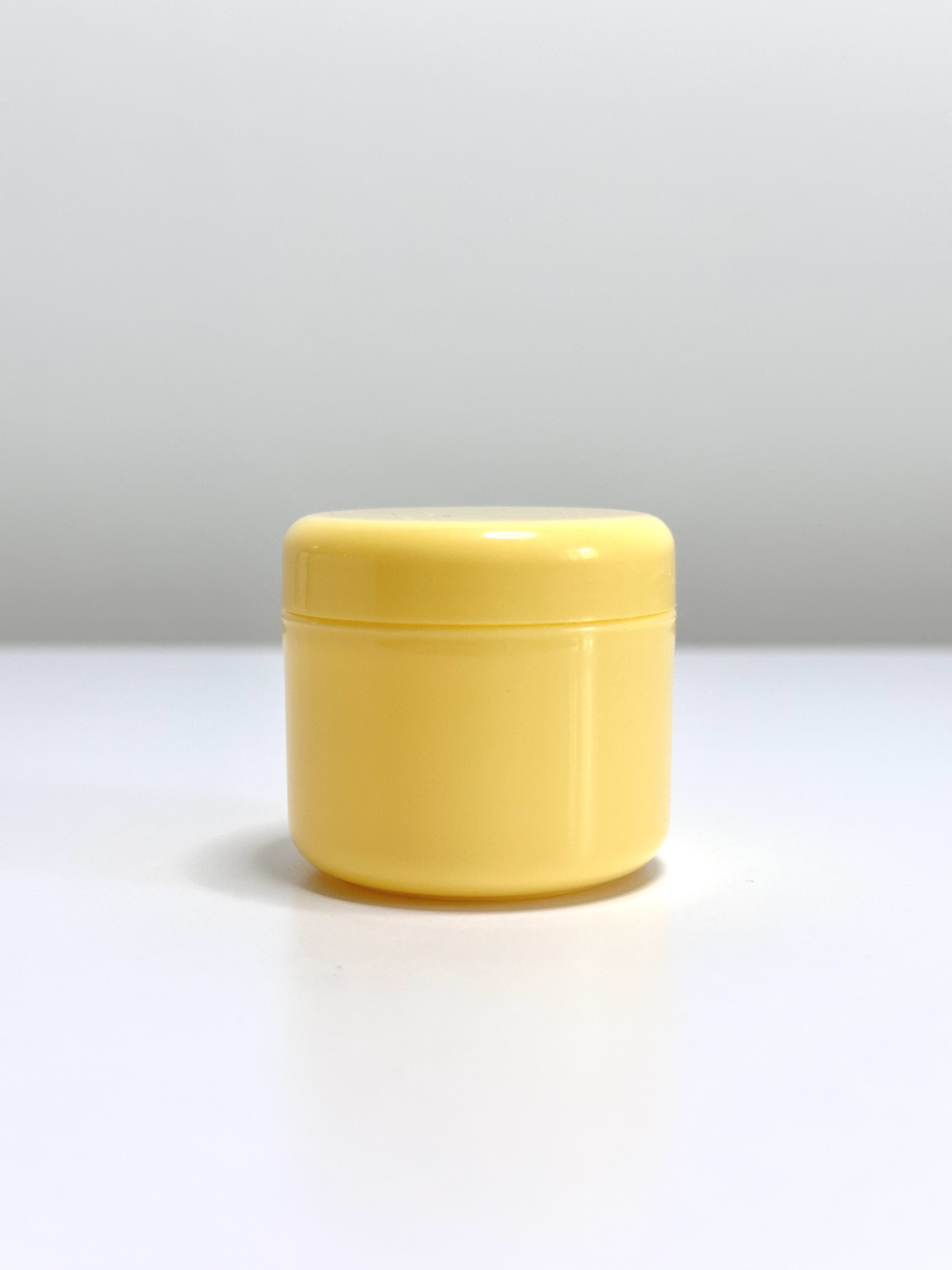Баночка косметична 30 мл пластикова жовта