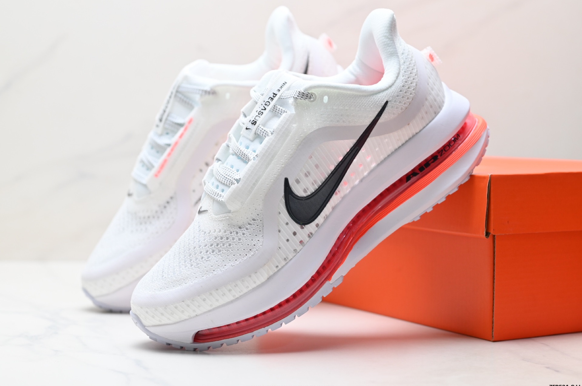 Nike Air Zoom Pegasus HQ2592-101