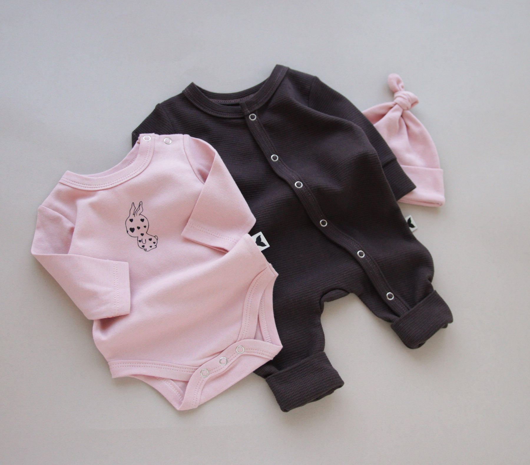 Комплект,  ромпер у вафельку, бодік та шапочка