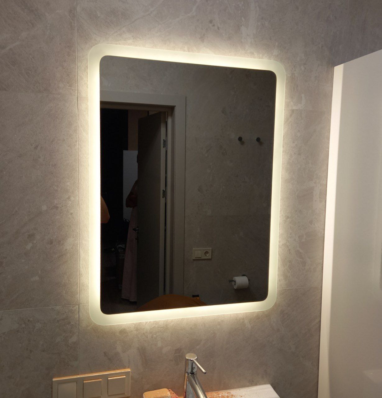 Дзеркало з LED підсвіткою "Рhantom plus "