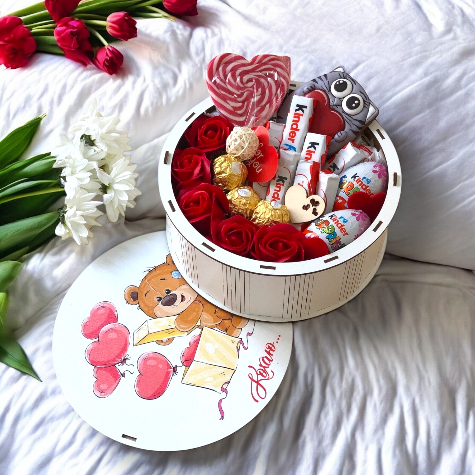 Круглий бокс 20 см з Ведмедиком Кохаю