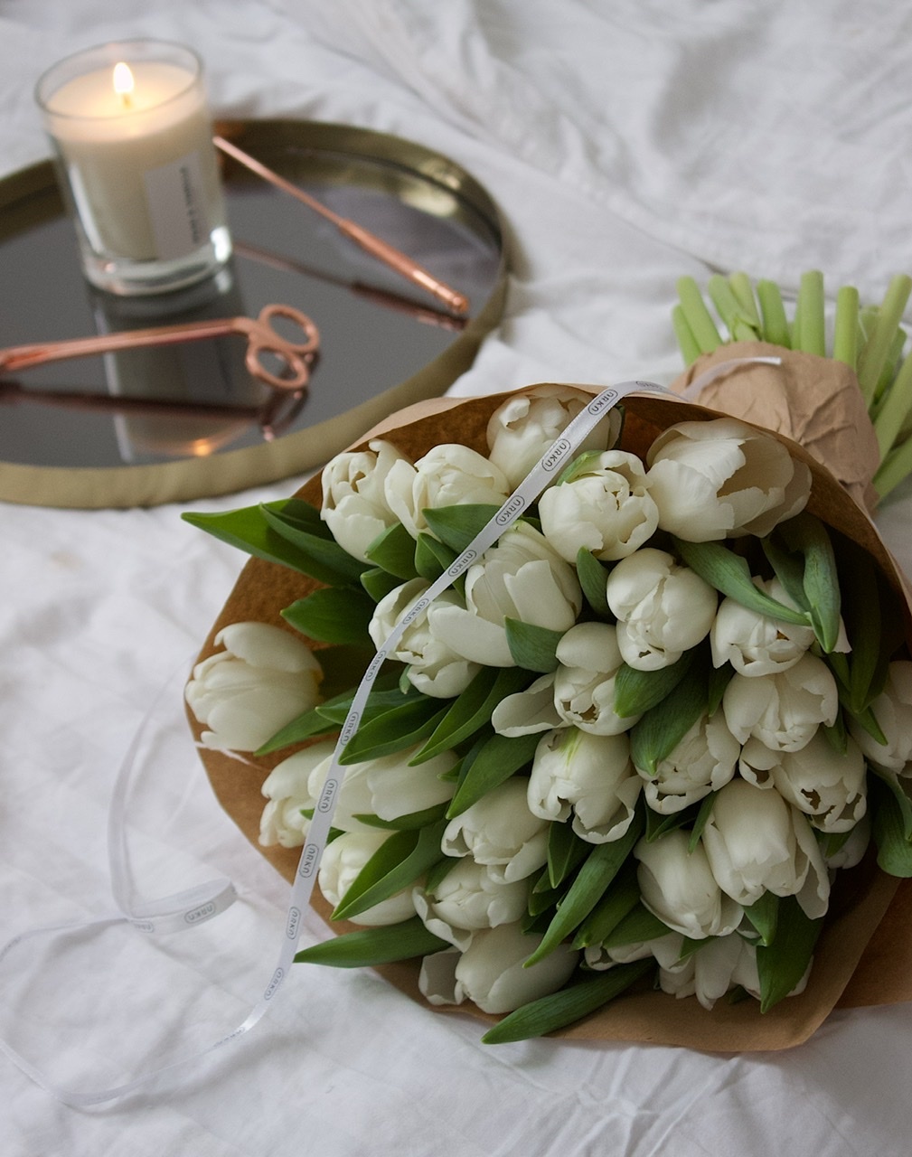 БІЛІ ТЮЛЬПАНИ