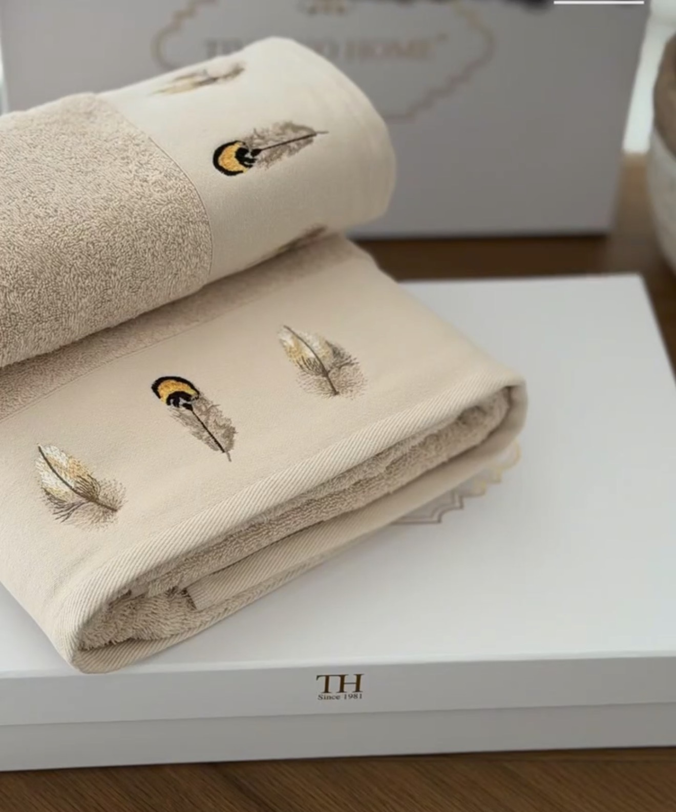 Комплект із двох рушників з вишивкою Gala Brodery преміум бренду Tivolyo Home