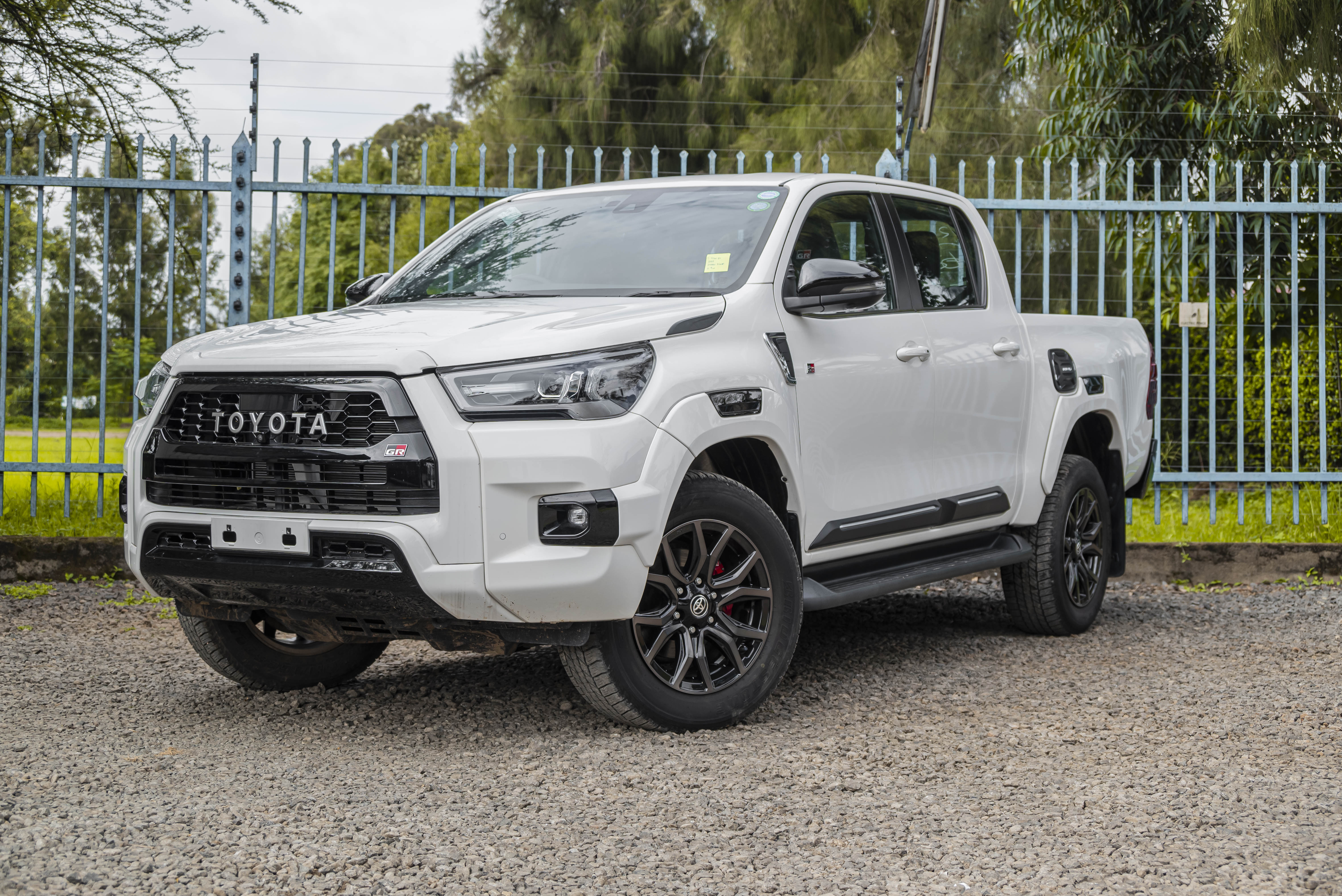 TOYOTA HILUX GR