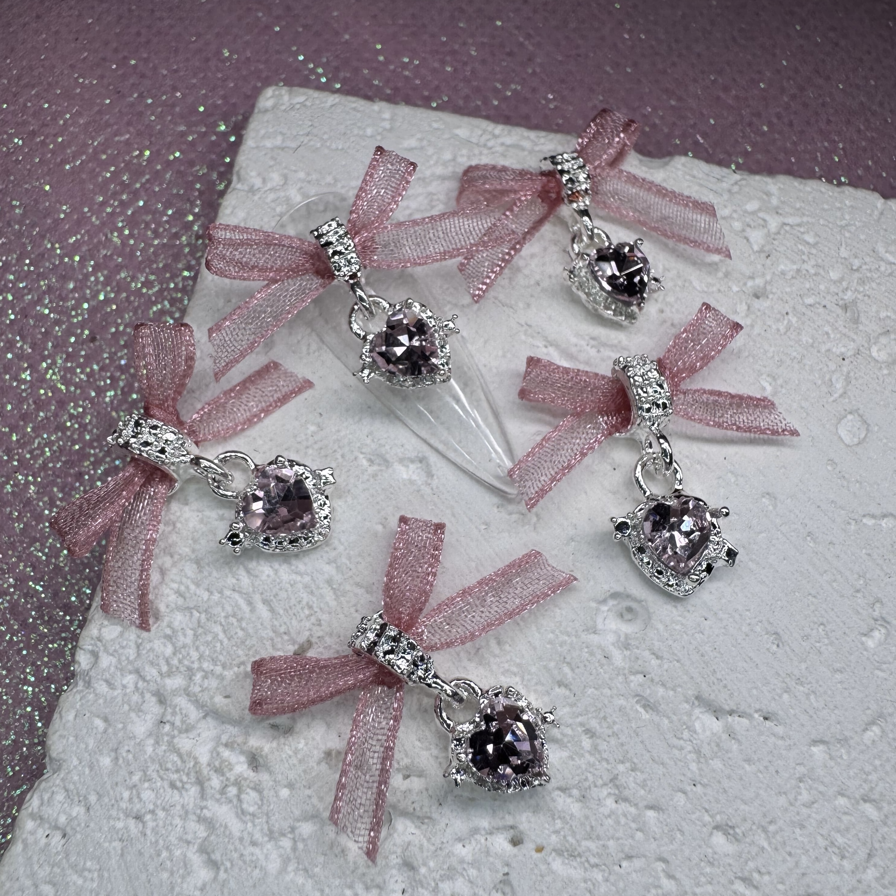 Фігурка для нігтів "Бантик з підвіскою"